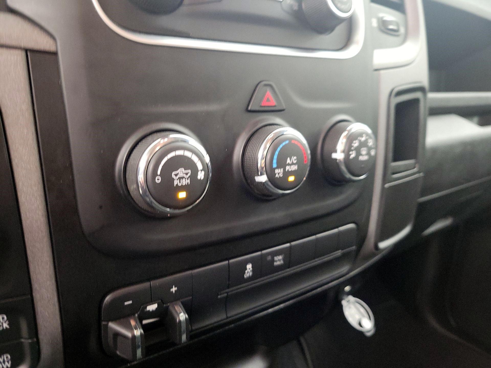 Thumbnail: 2022 RAM 1500 Classic - 16