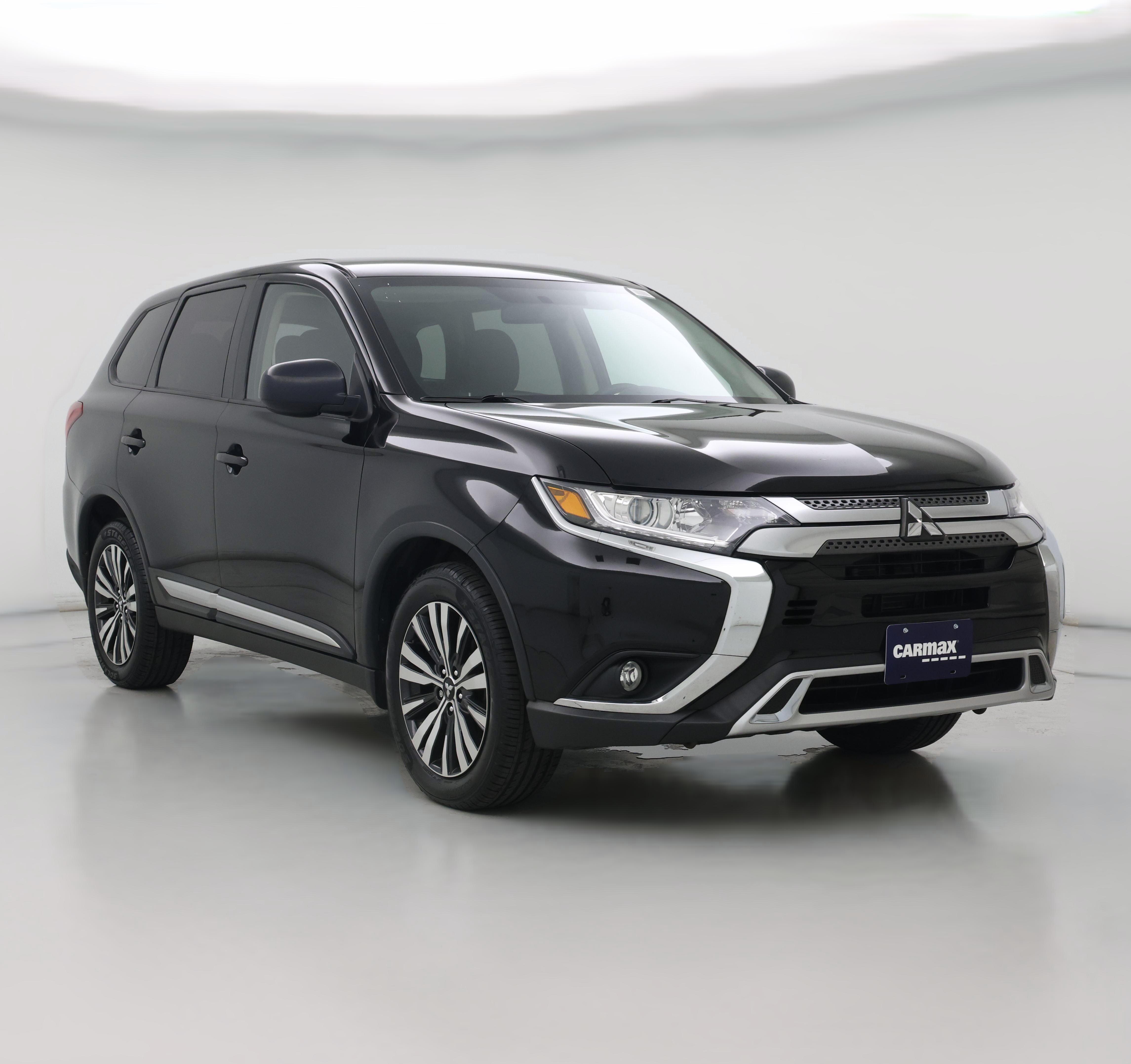 Thumbnail: 2019 Mitsubishi Outlander - 1