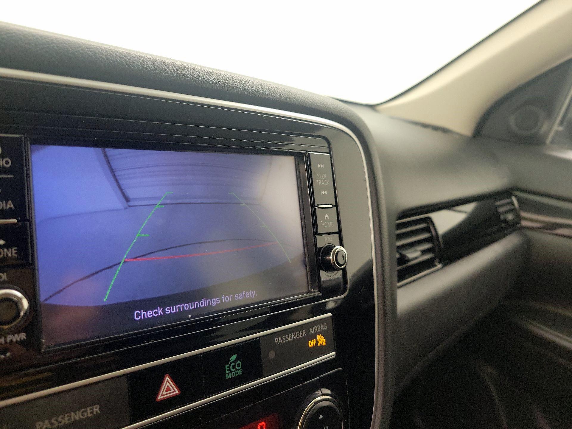 Thumbnail: 2019 Mitsubishi Outlander - 14