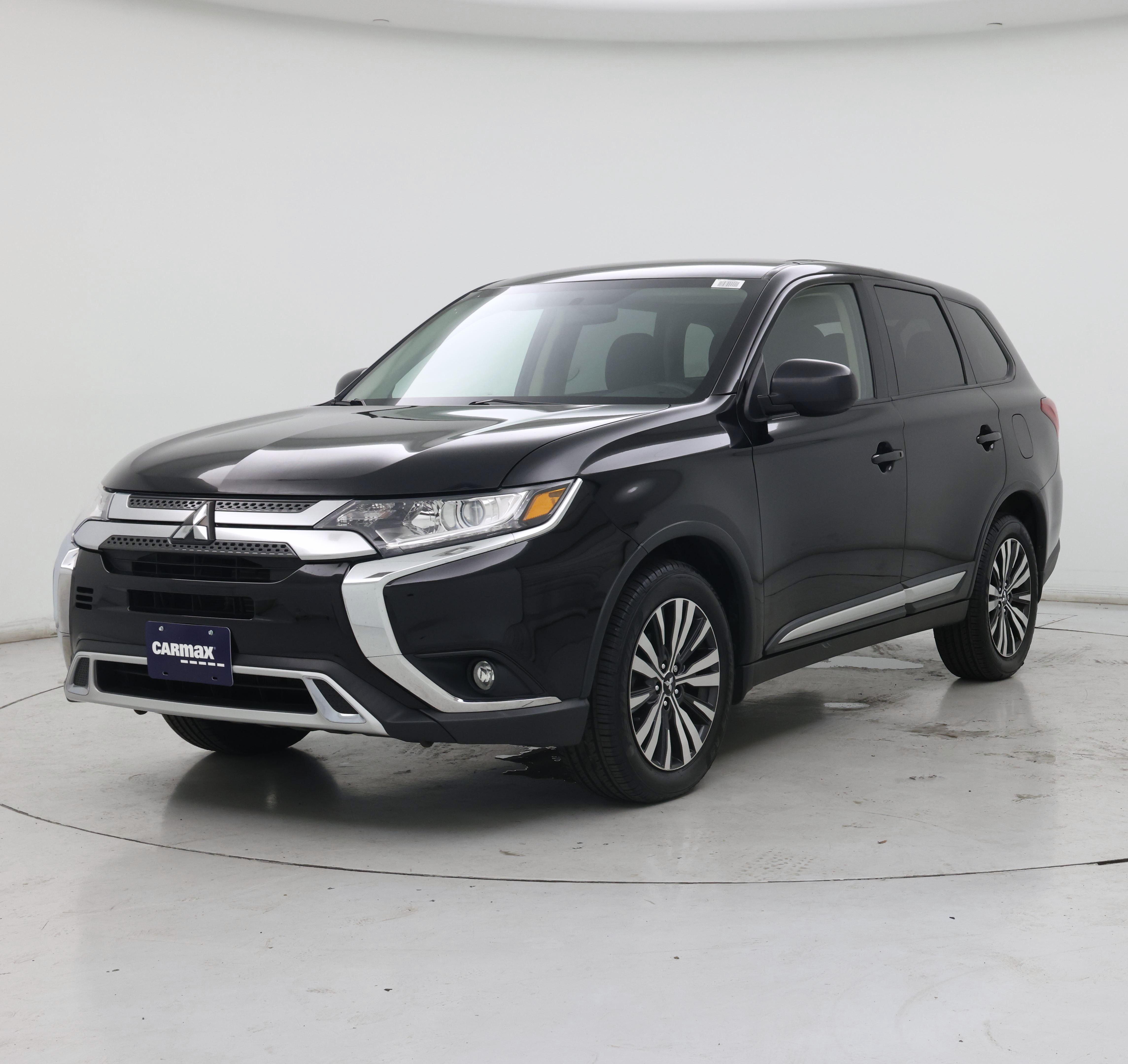 Thumbnail: 2019 Mitsubishi Outlander - 4