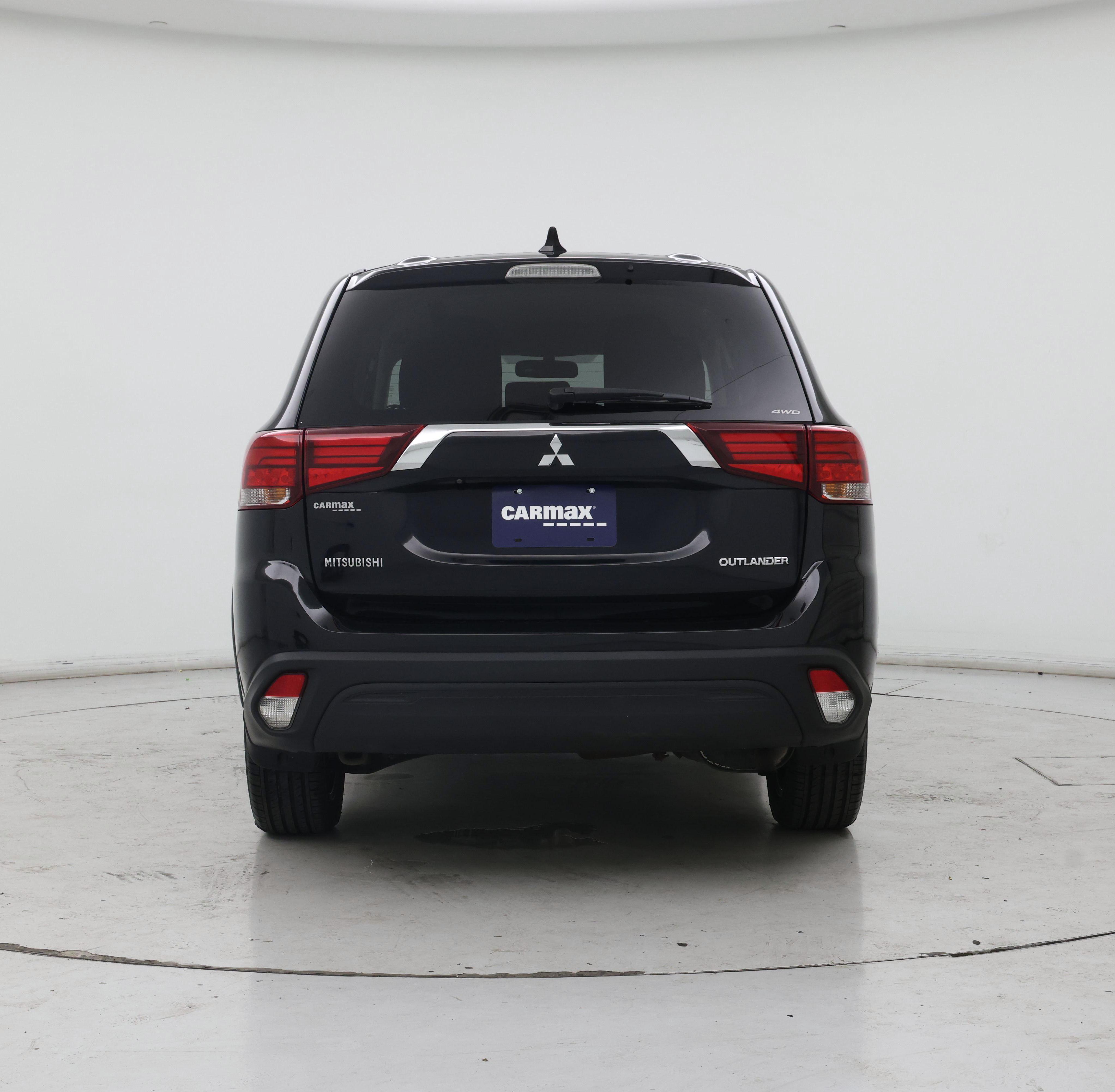 Thumbnail: 2019 Mitsubishi Outlander - 6