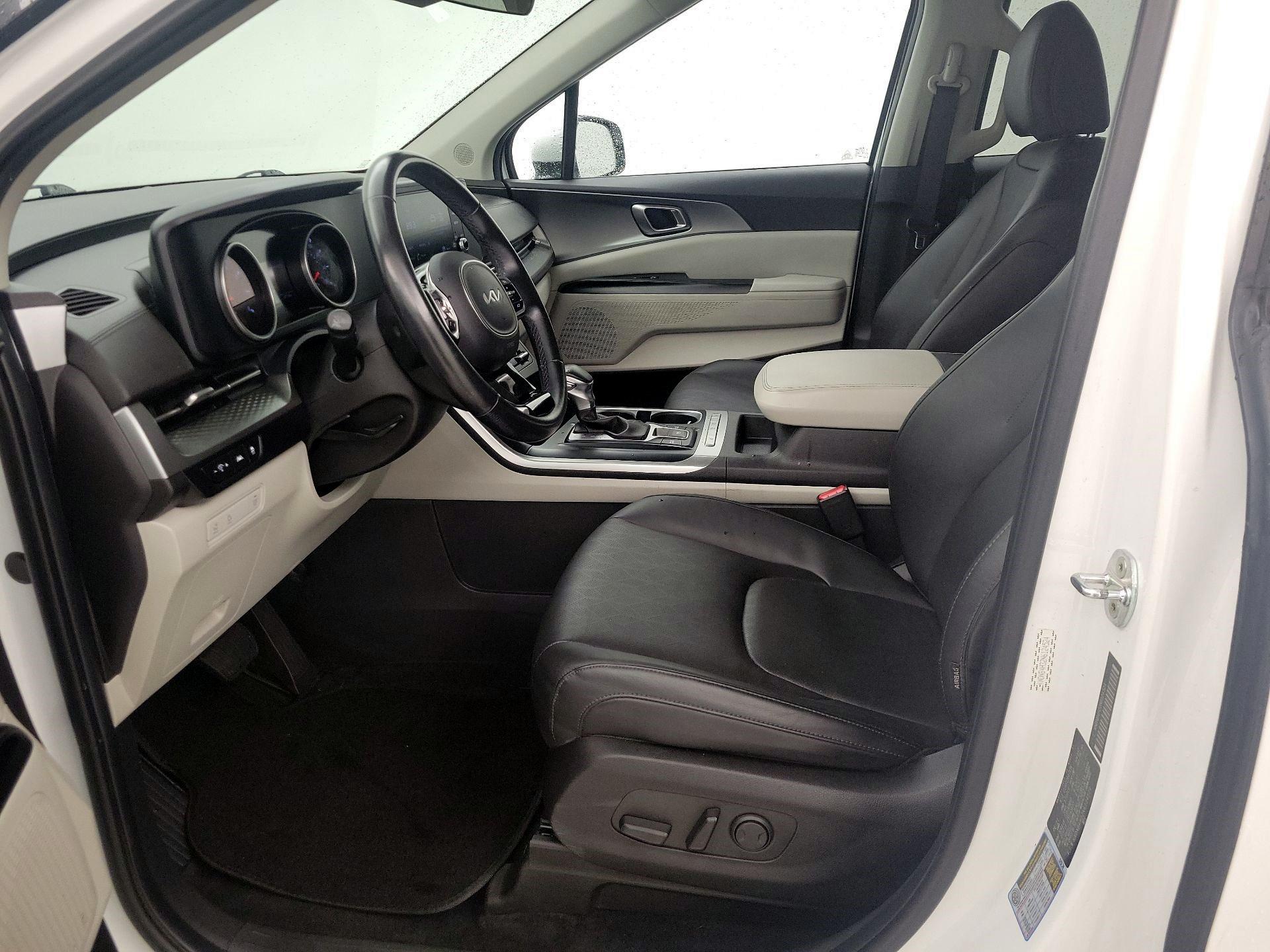 Thumbnail: 2022 Kia Carnival - 11