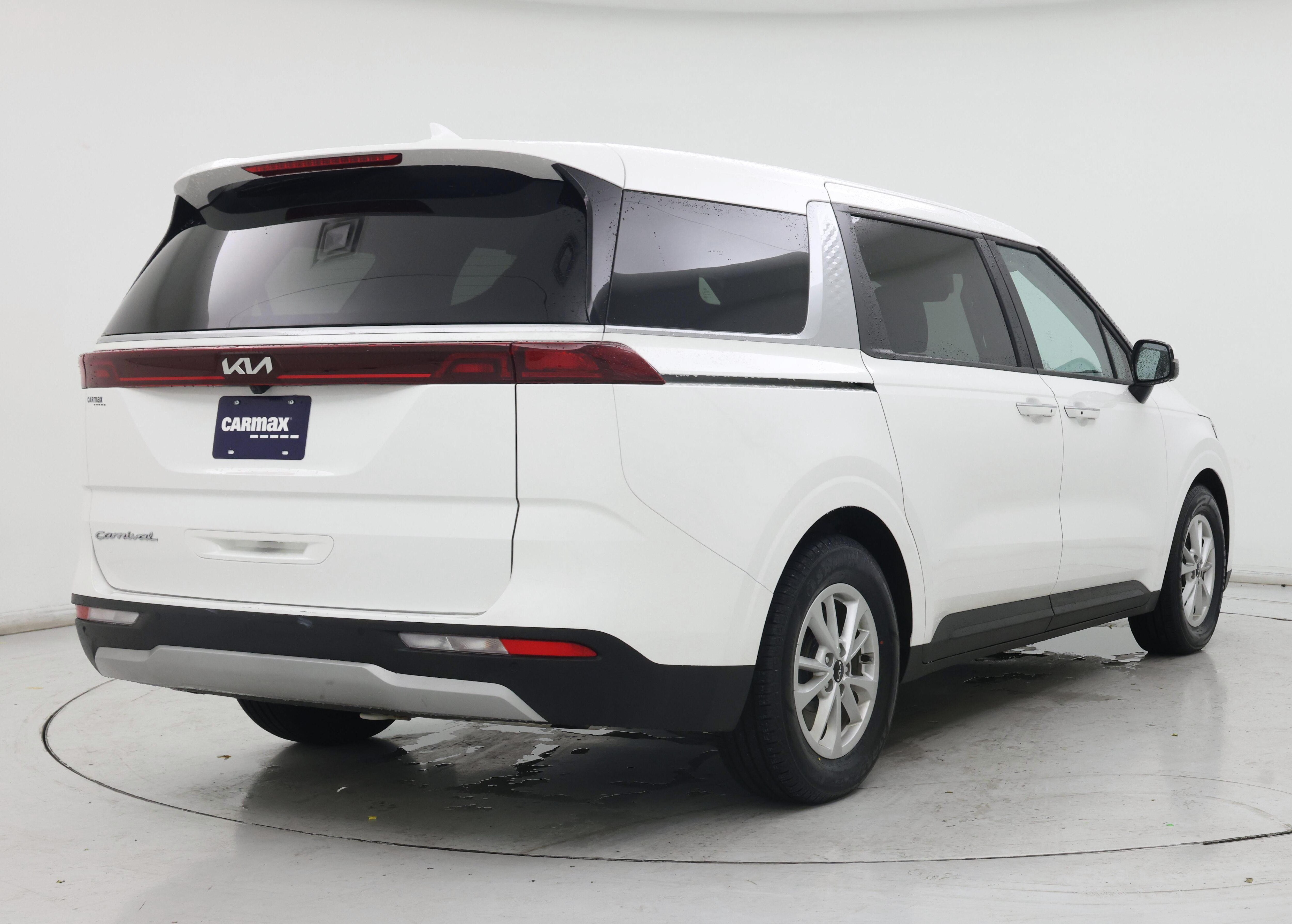Thumbnail: 2022 Kia Carnival - 8