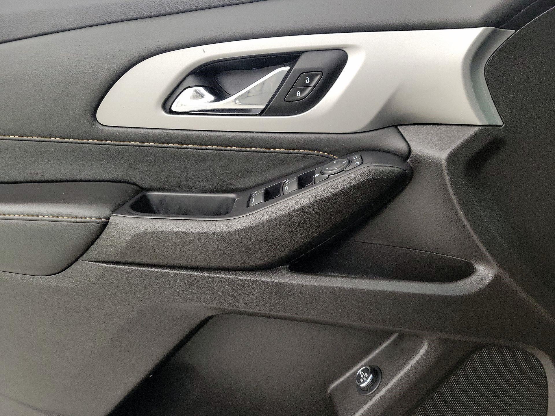 Thumbnail: 2021 Chevrolet Traverse - 12
