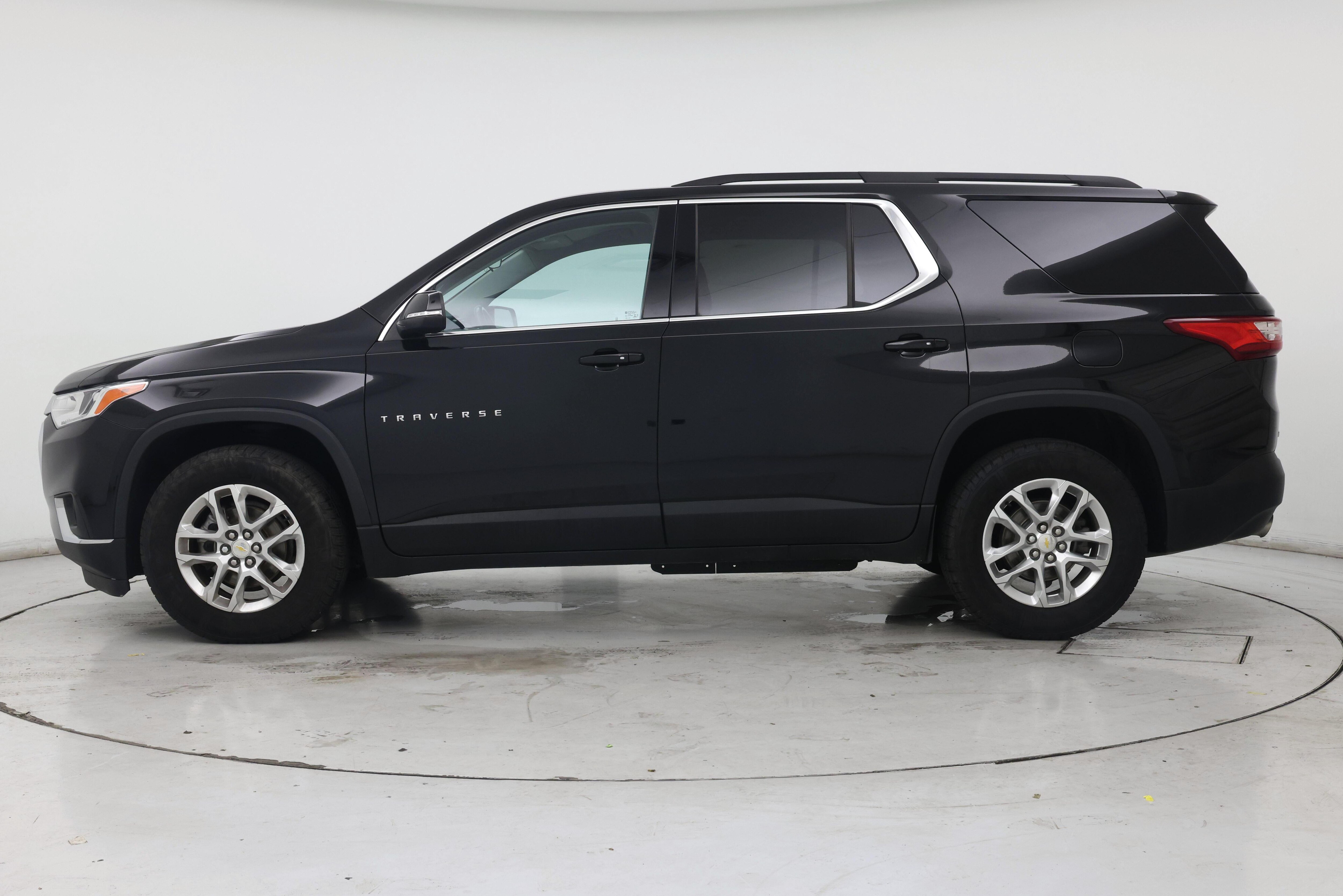 Thumbnail: 2021 Chevrolet Traverse - 3