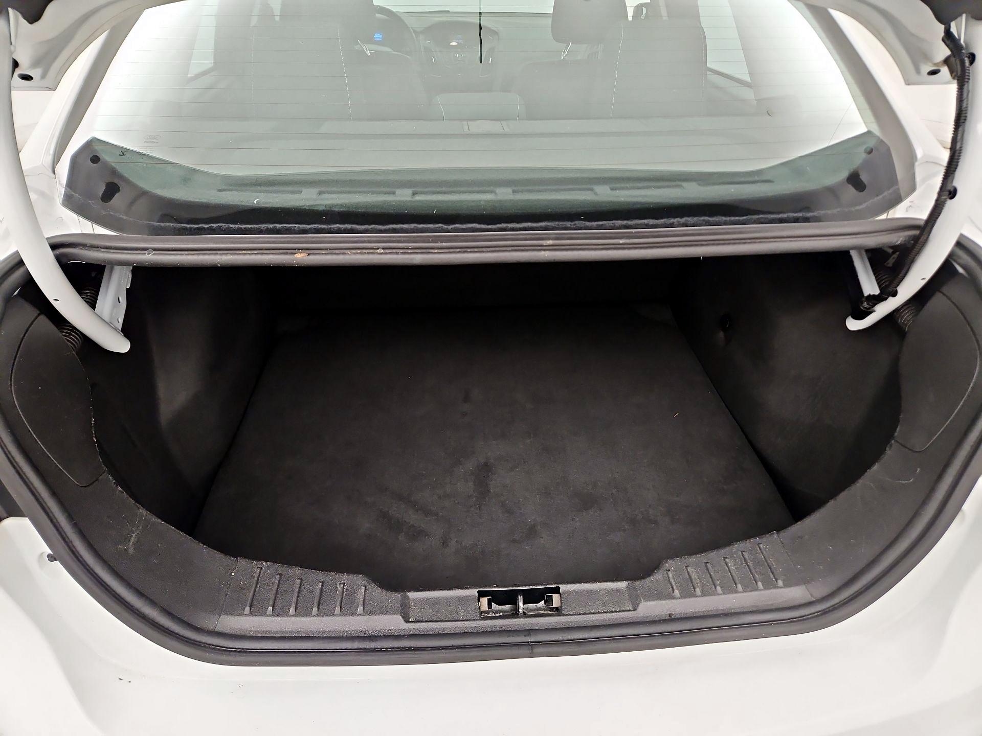 Thumbnail: 2014 Ford Focus - 18