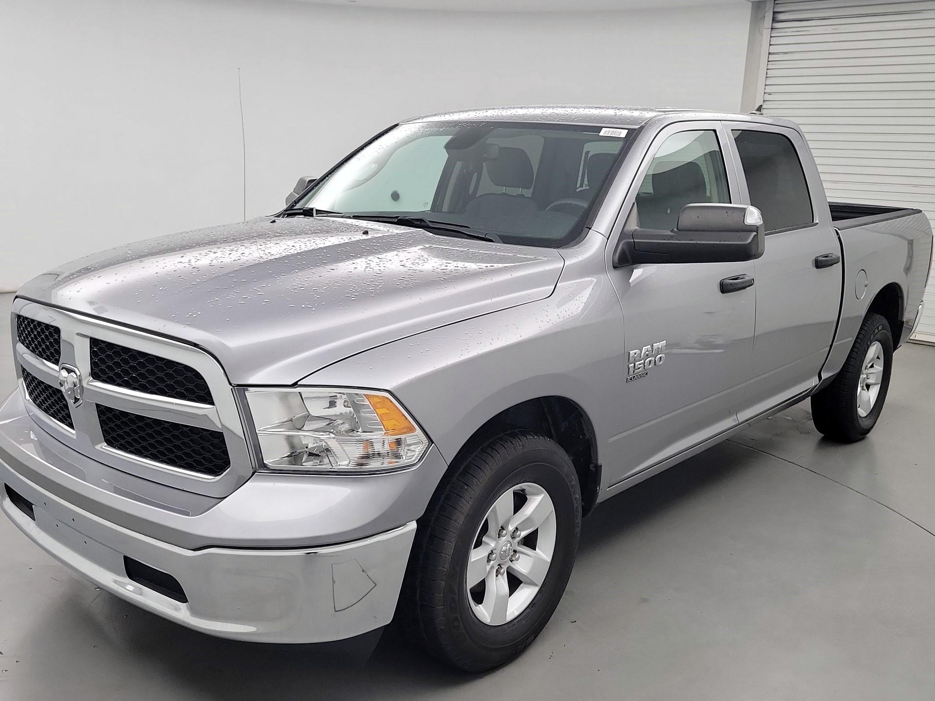 Thumbnail: 2023 RAM 1500 Classic - 3