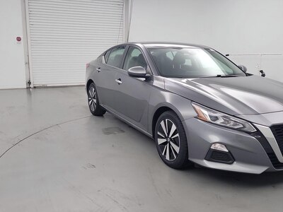 Gray 2022 Nissan Altima SV