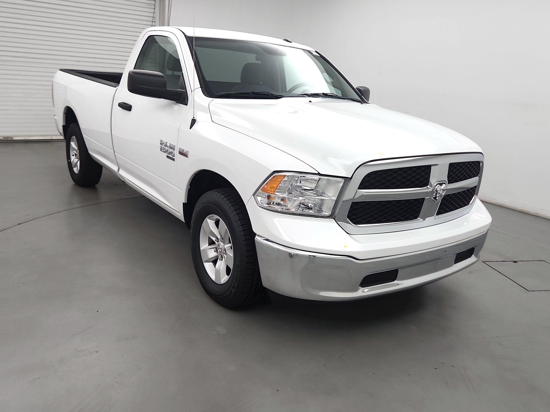 Thumbnail: 2020 RAM 1500 Classic - 1