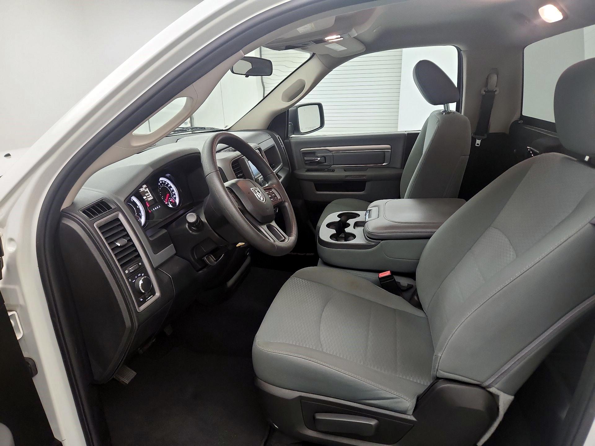 Thumbnail: 2020 RAM 1500 Classic - 9
