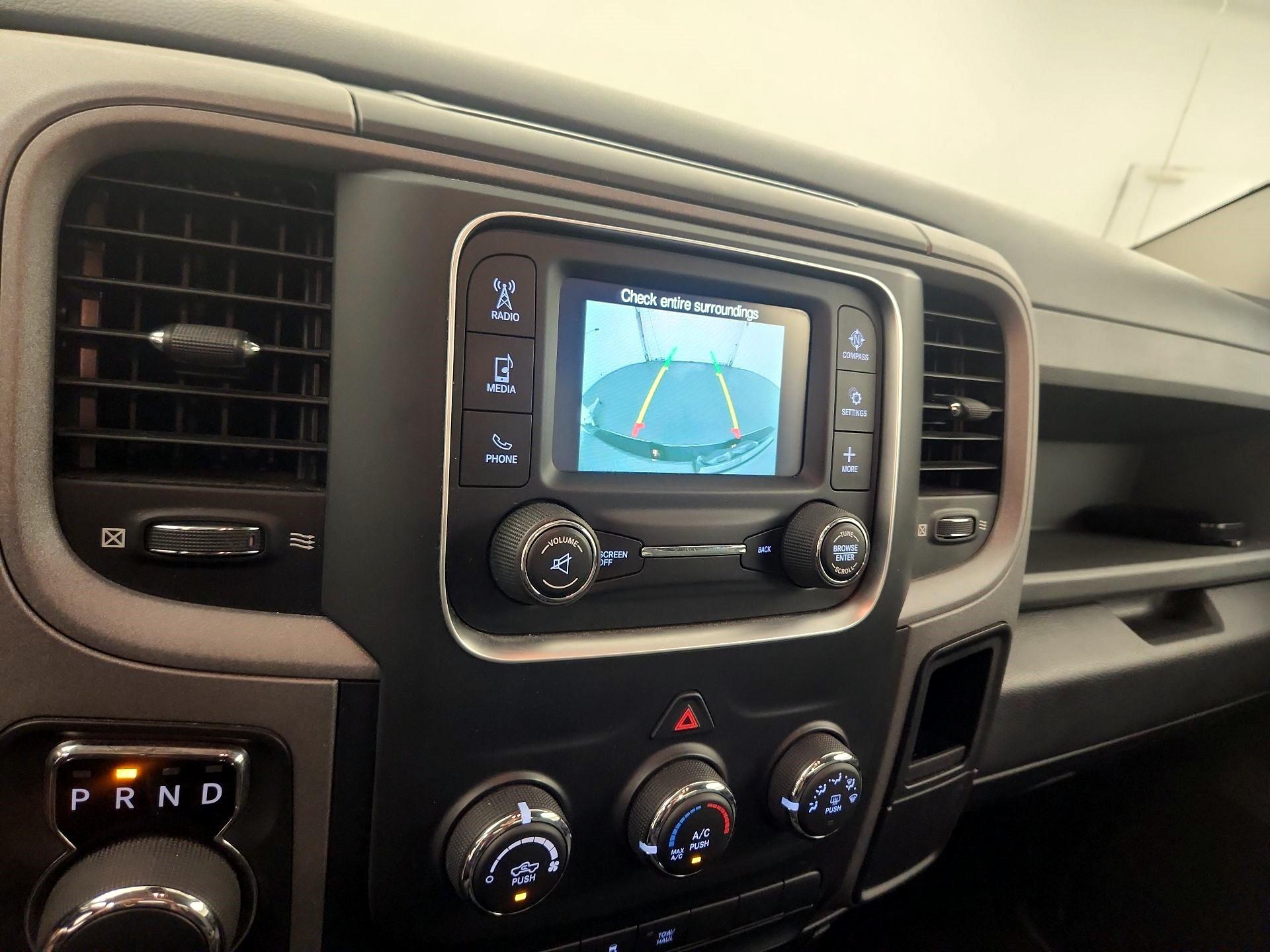 Thumbnail: 2020 RAM 1500 Classic - 12