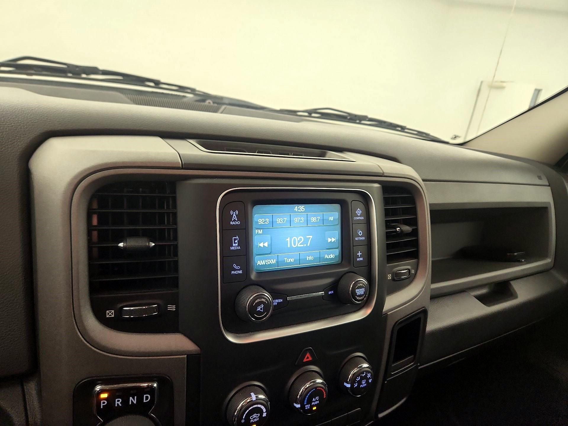 Thumbnail: 2020 RAM 1500 Classic - 13