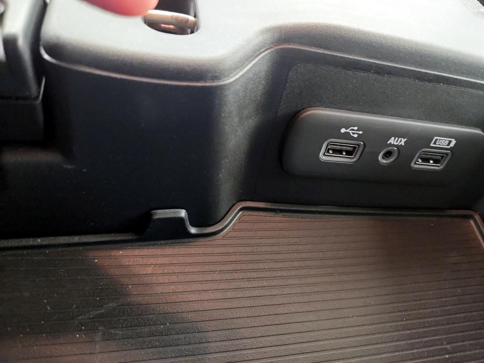 Thumbnail: 2020 RAM 1500 Classic - 16