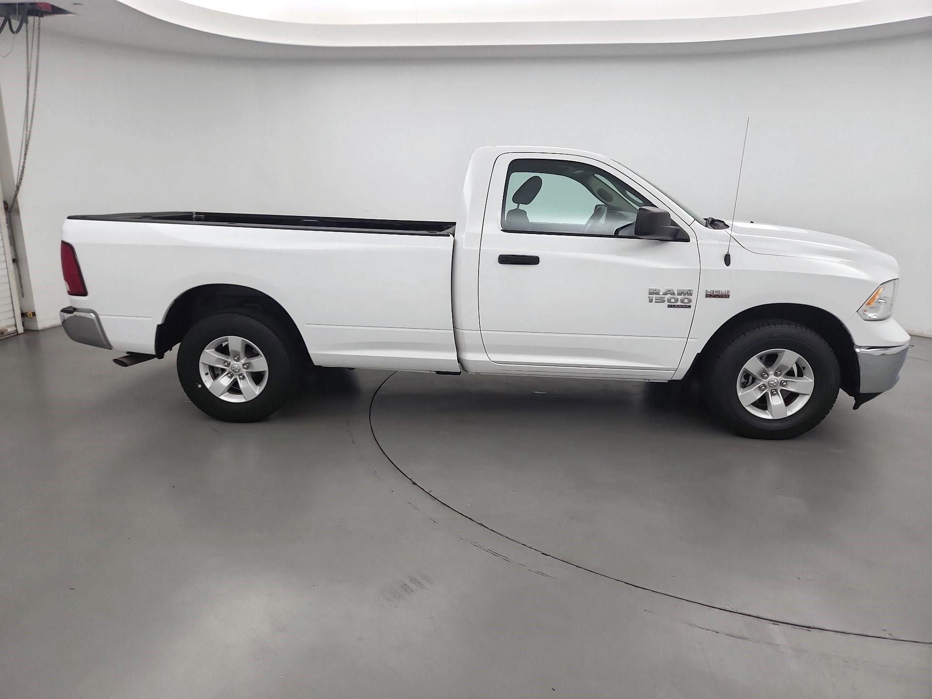 Thumbnail: 2020 RAM 1500 Classic - 4