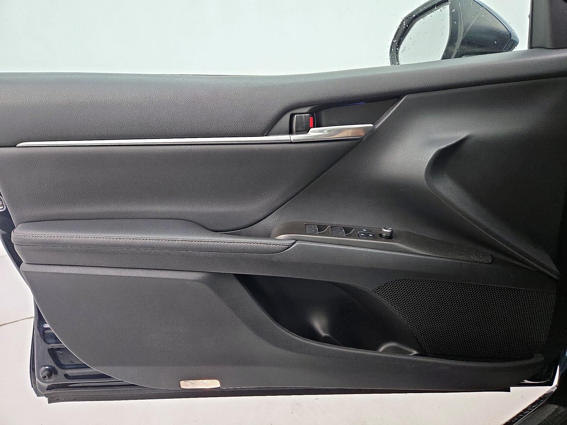 Thumbnail: 2021 Toyota Camry - 12