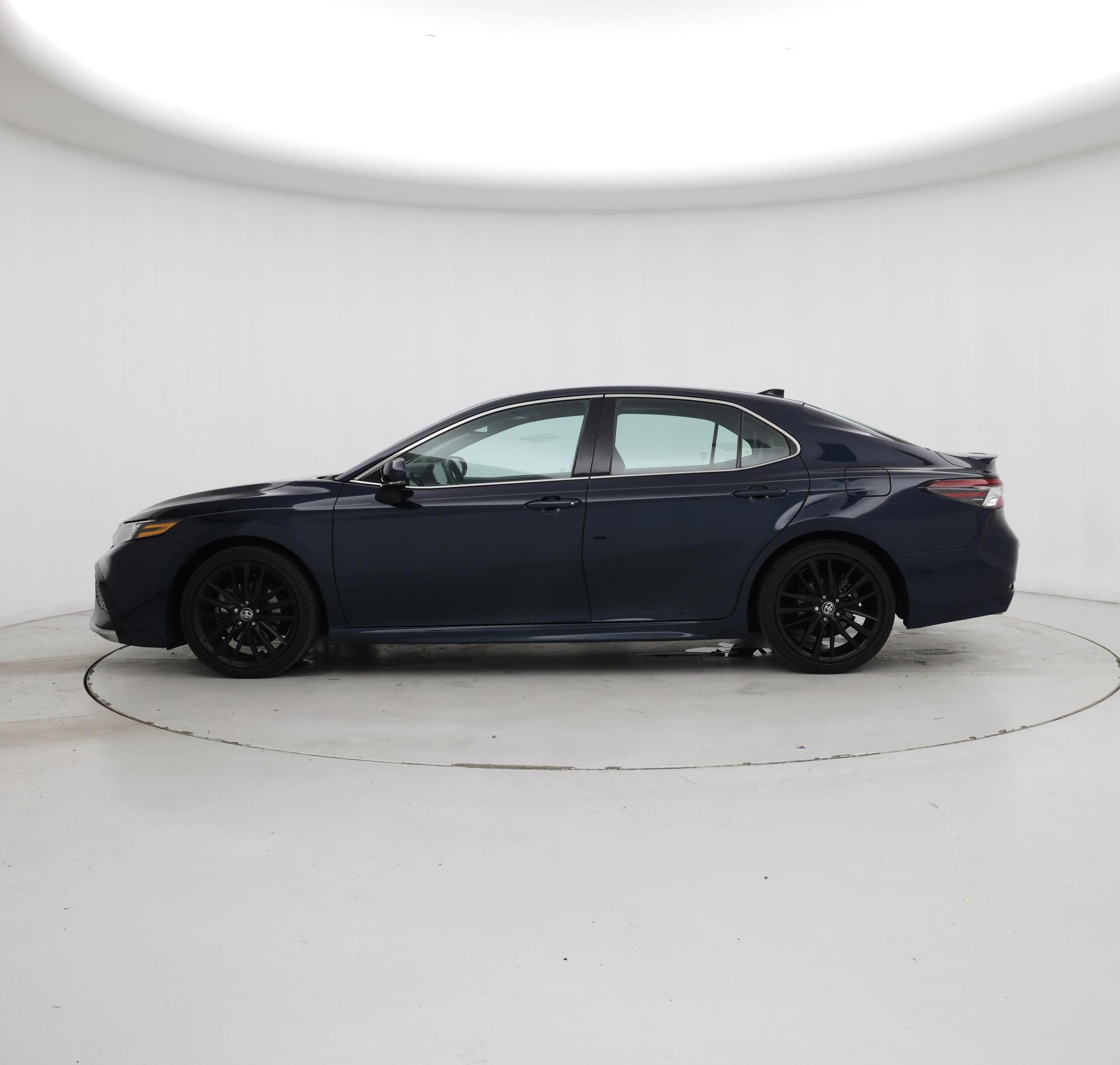 Thumbnail: 2021 Toyota Camry - 3