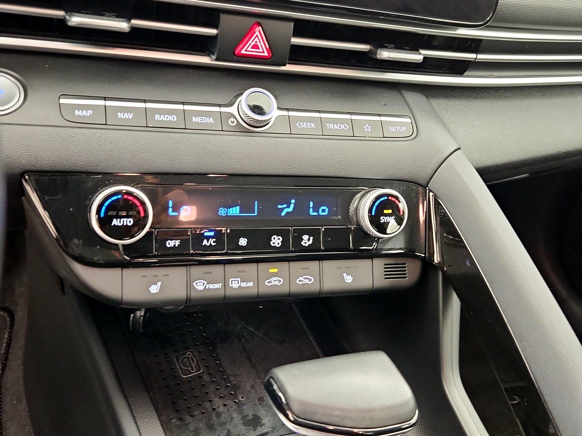 Thumbnail: 2023 Hyundai Elantra - 17
