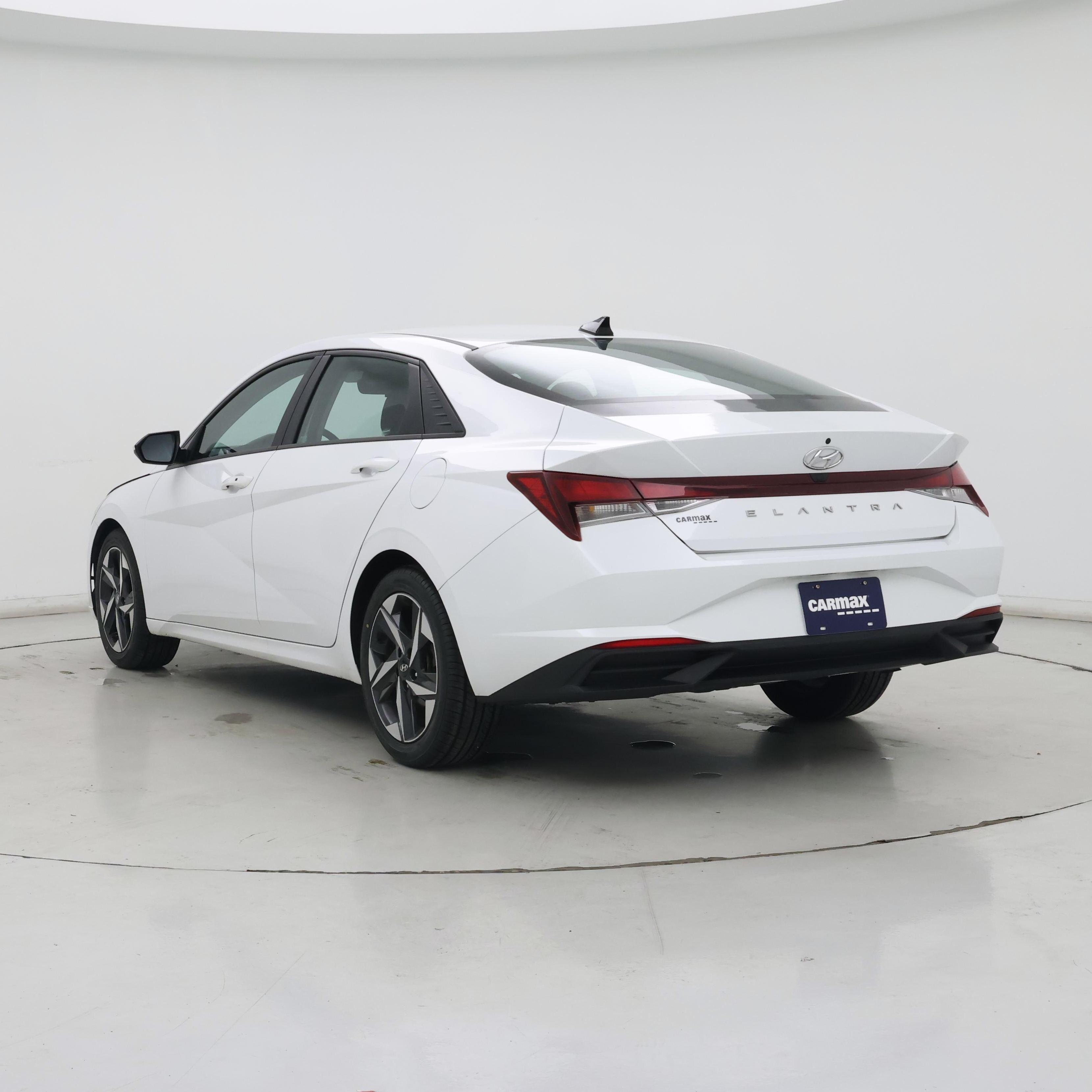 Thumbnail: 2023 Hyundai Elantra - 2
