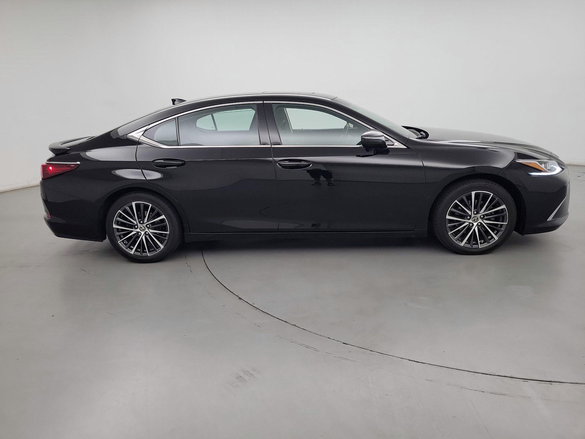 Thumbnail: 2022 Lexus ES - 4
