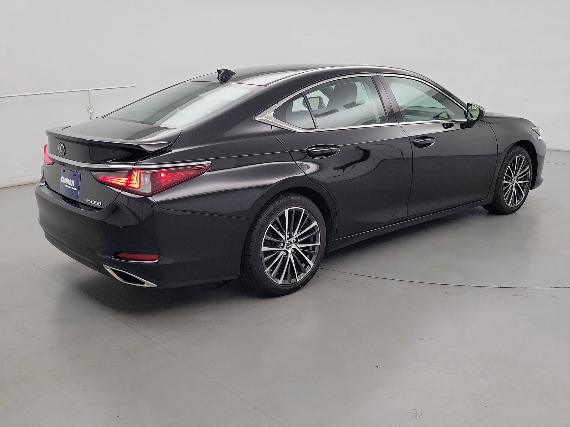 Thumbnail: 2022 Lexus ES - 5