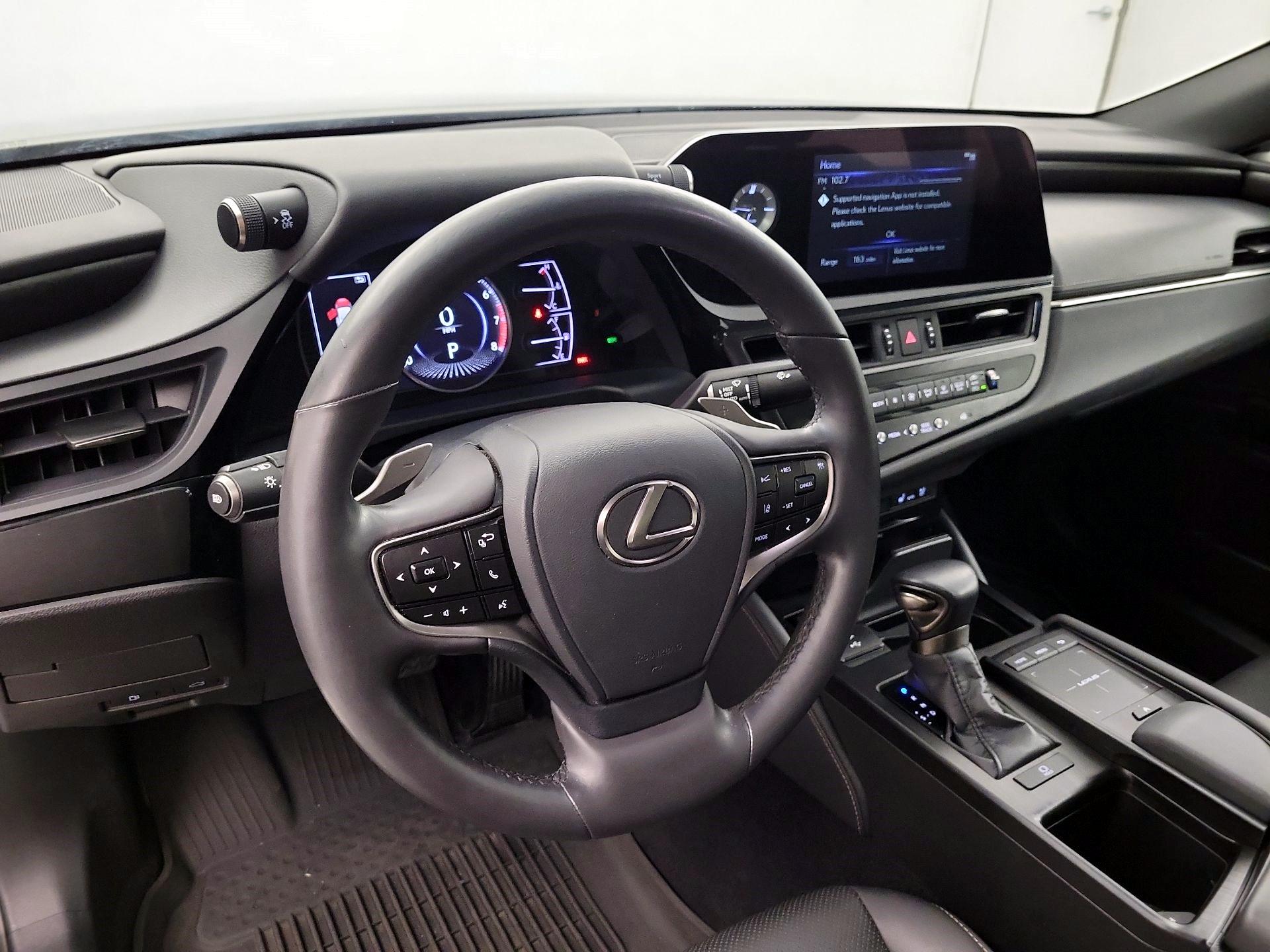 Thumbnail: 2022 Lexus ES - 8