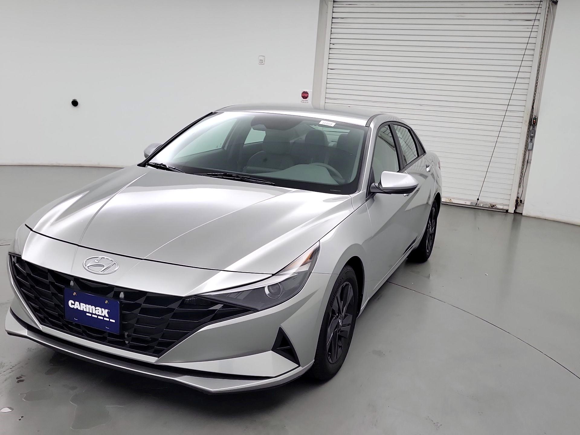 Thumbnail: 2023 Hyundai Elantra - 3