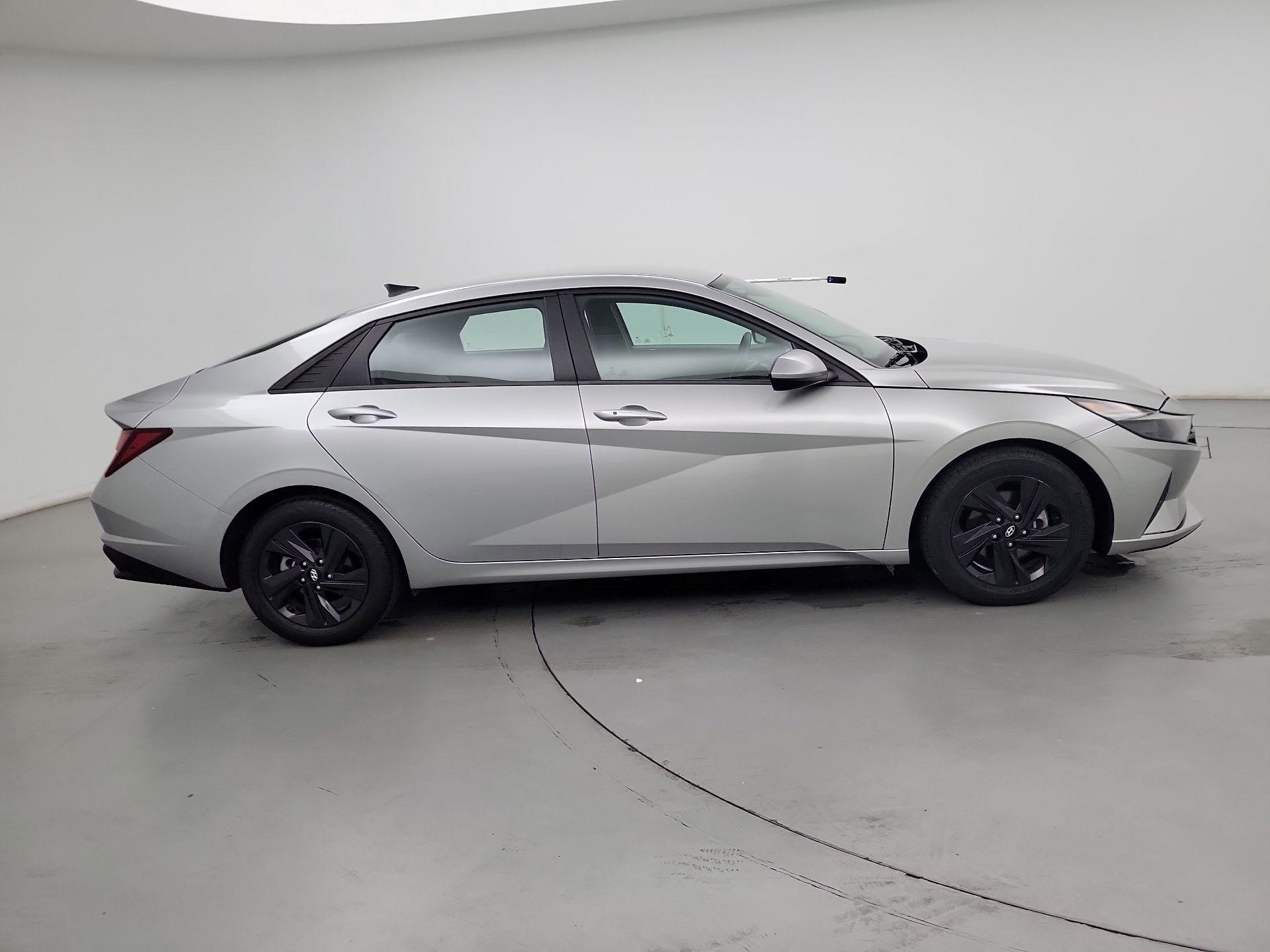 Thumbnail: 2023 Hyundai Elantra - 4