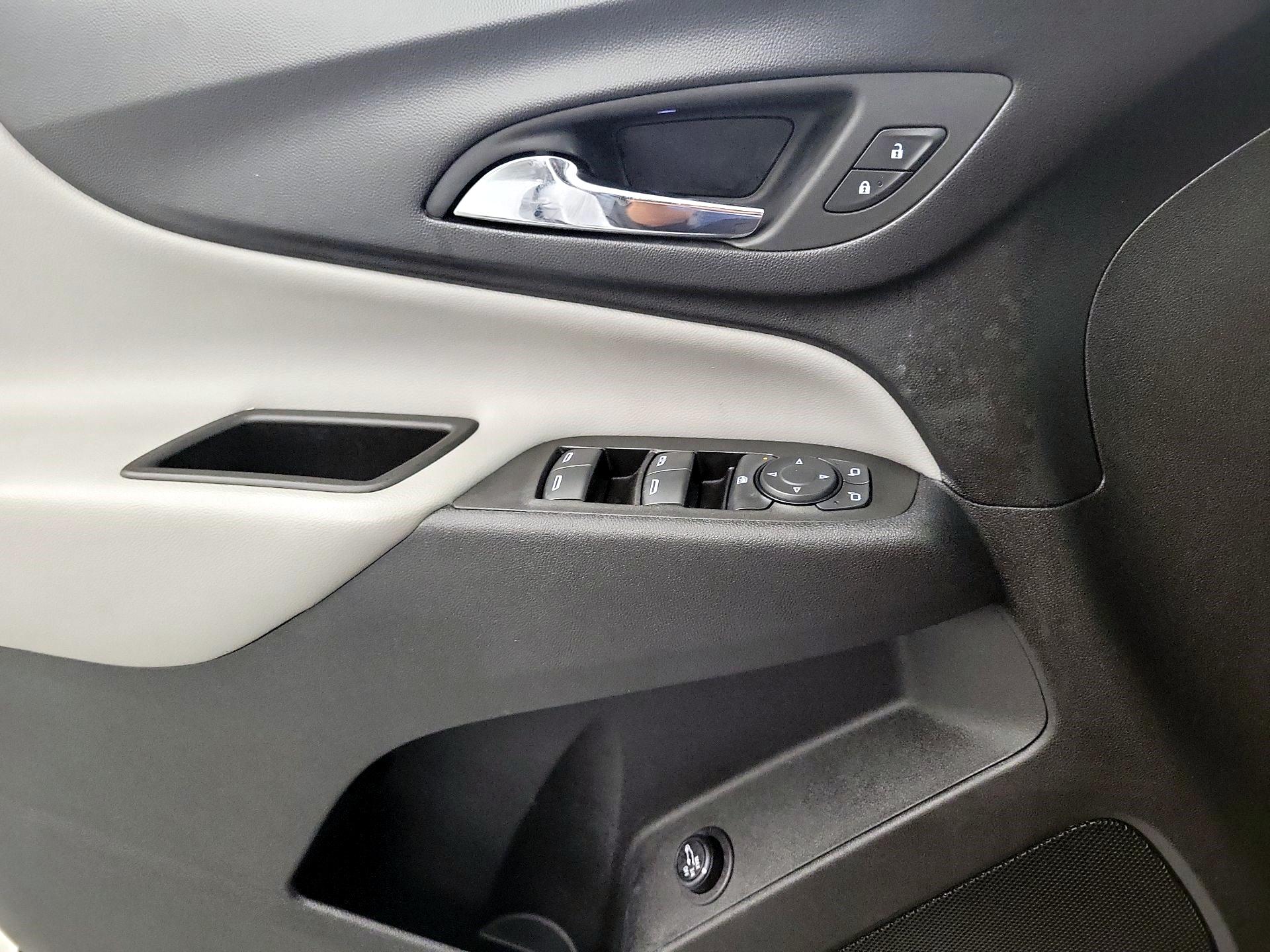 Thumbnail: 2022 Chevrolet Equinox - 10