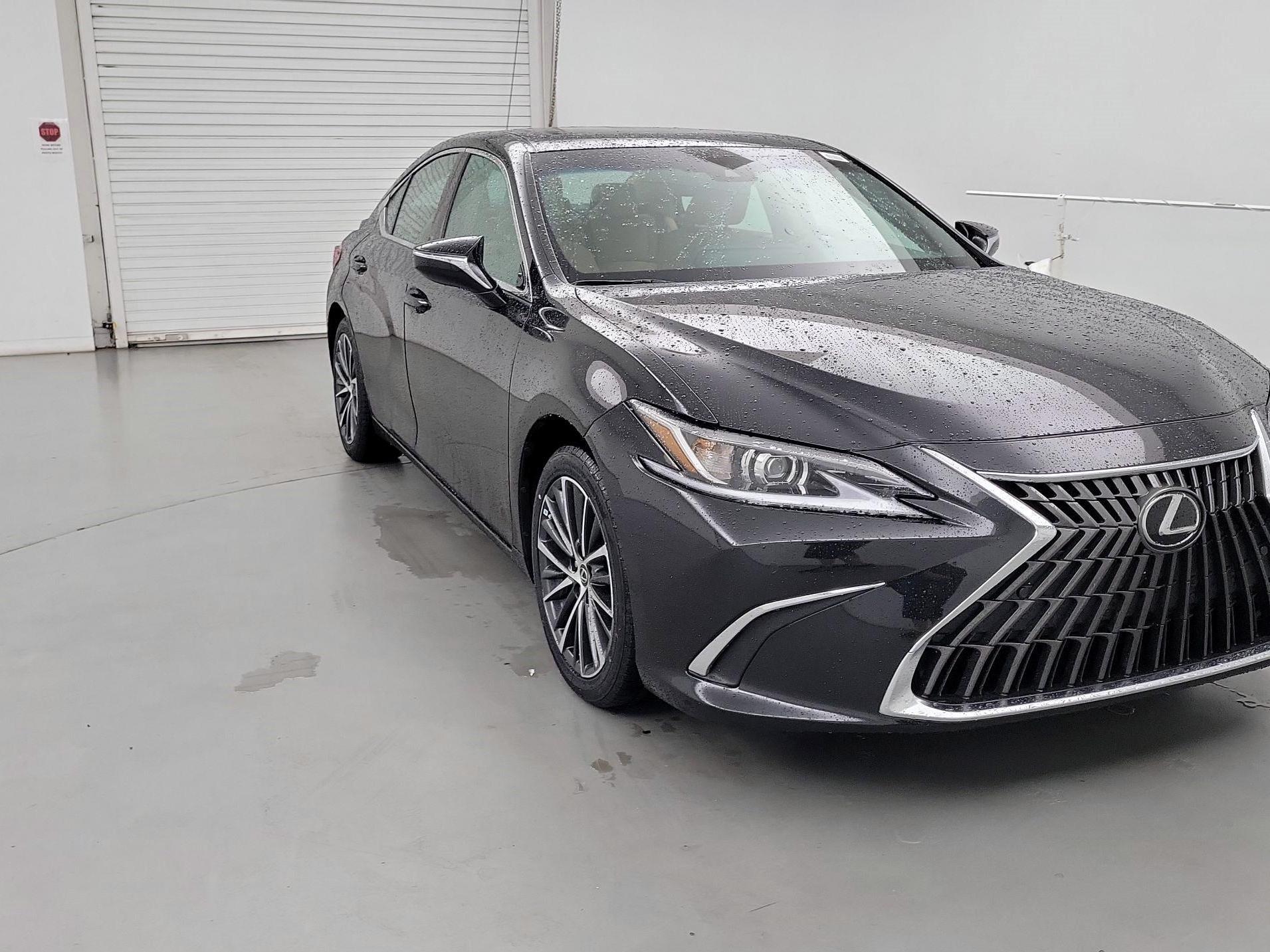Thumbnail: 2022 Lexus ES - 1