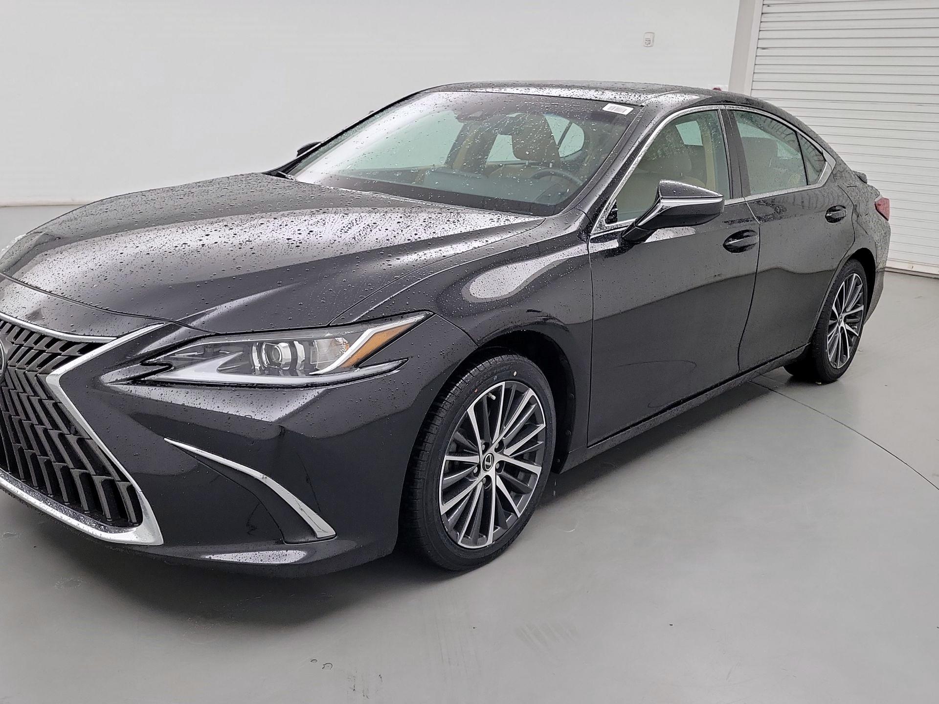 Thumbnail: 2022 Lexus ES - 3