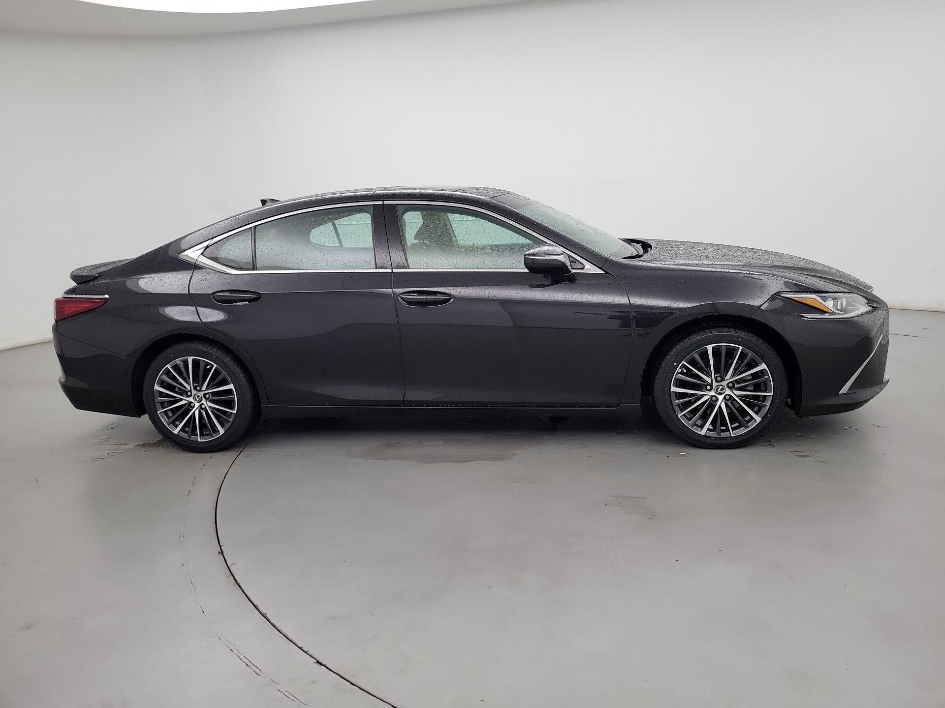 Thumbnail: 2022 Lexus ES - 4
