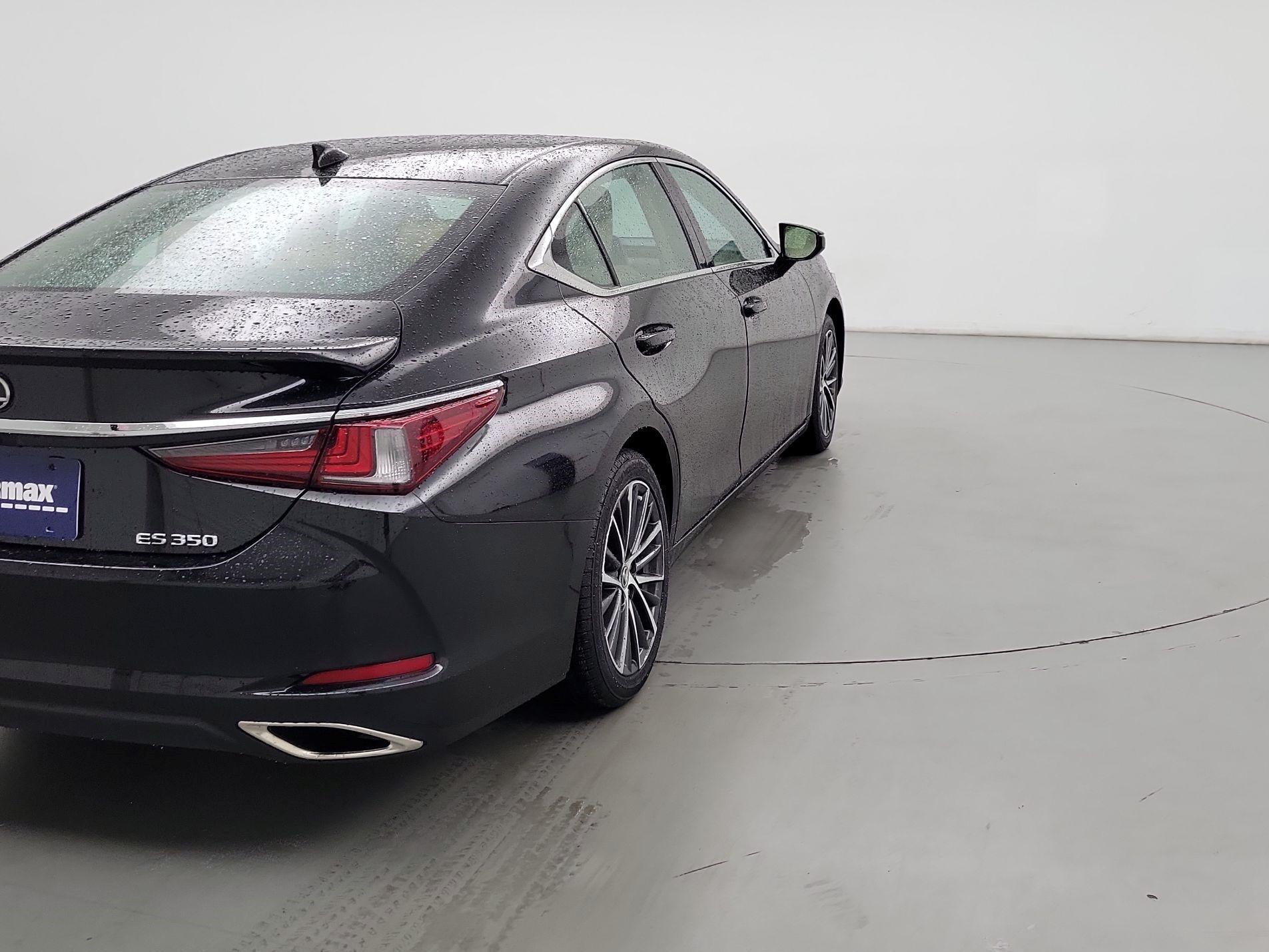 Thumbnail: 2022 Lexus ES - 5