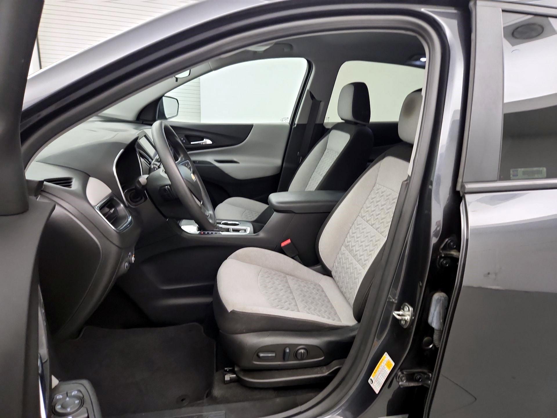 Thumbnail: 2022 Chevrolet Equinox - 9