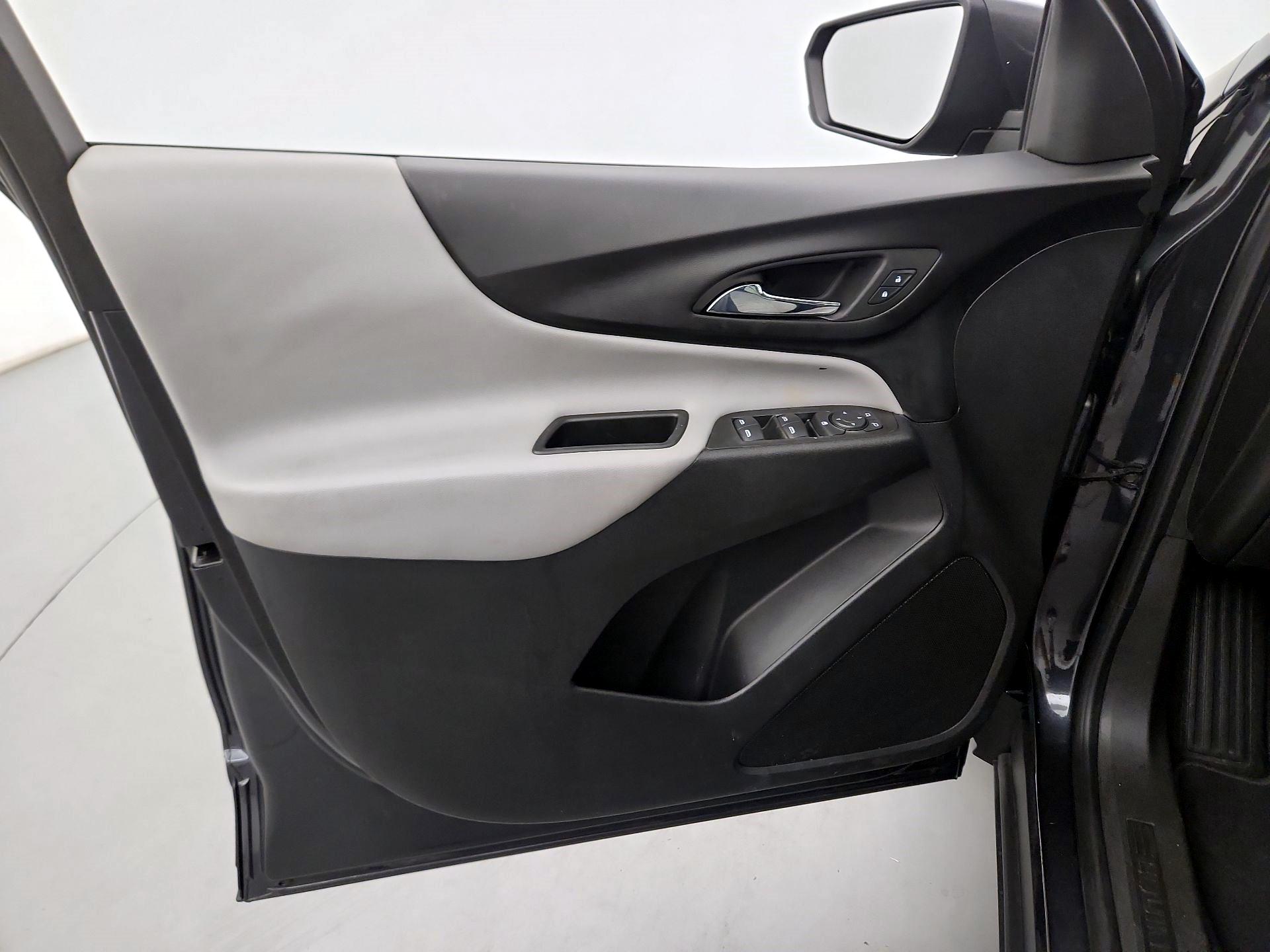 Thumbnail: 2022 Chevrolet Equinox - 10