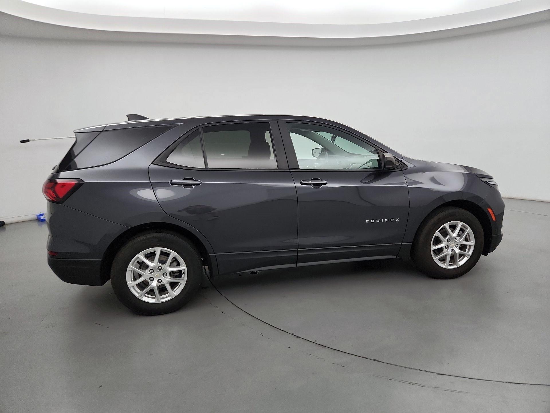 Thumbnail: 2022 Chevrolet Equinox - 4