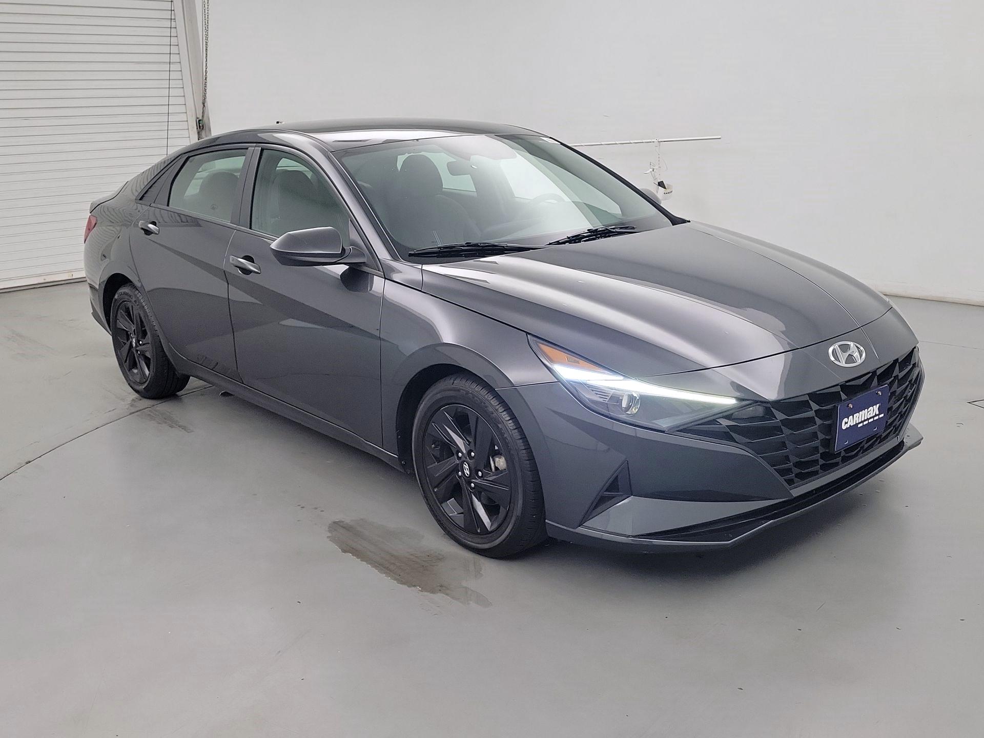 Thumbnail: 2022 Hyundai Elantra - 1