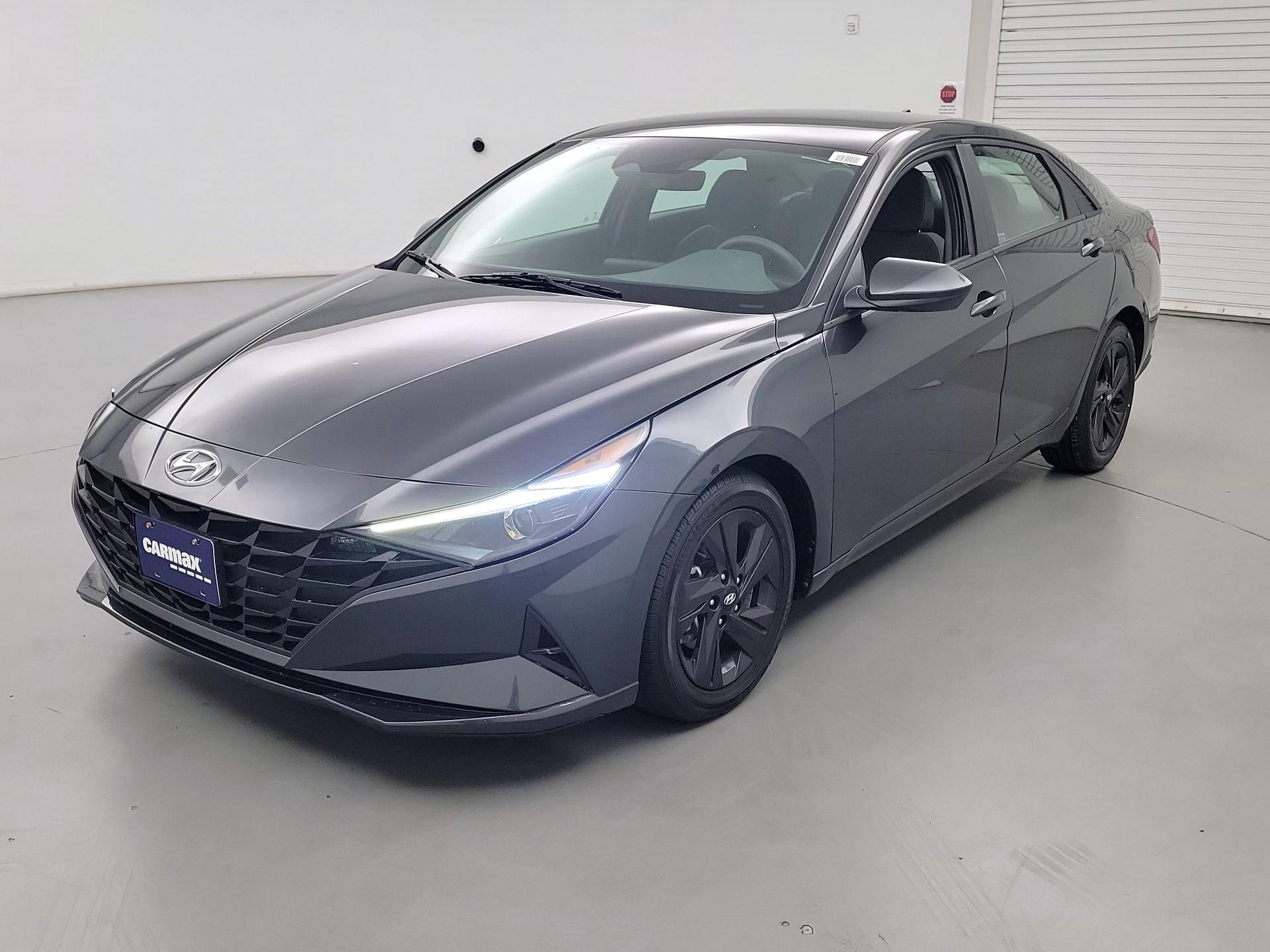 Thumbnail: 2022 Hyundai Elantra - 3