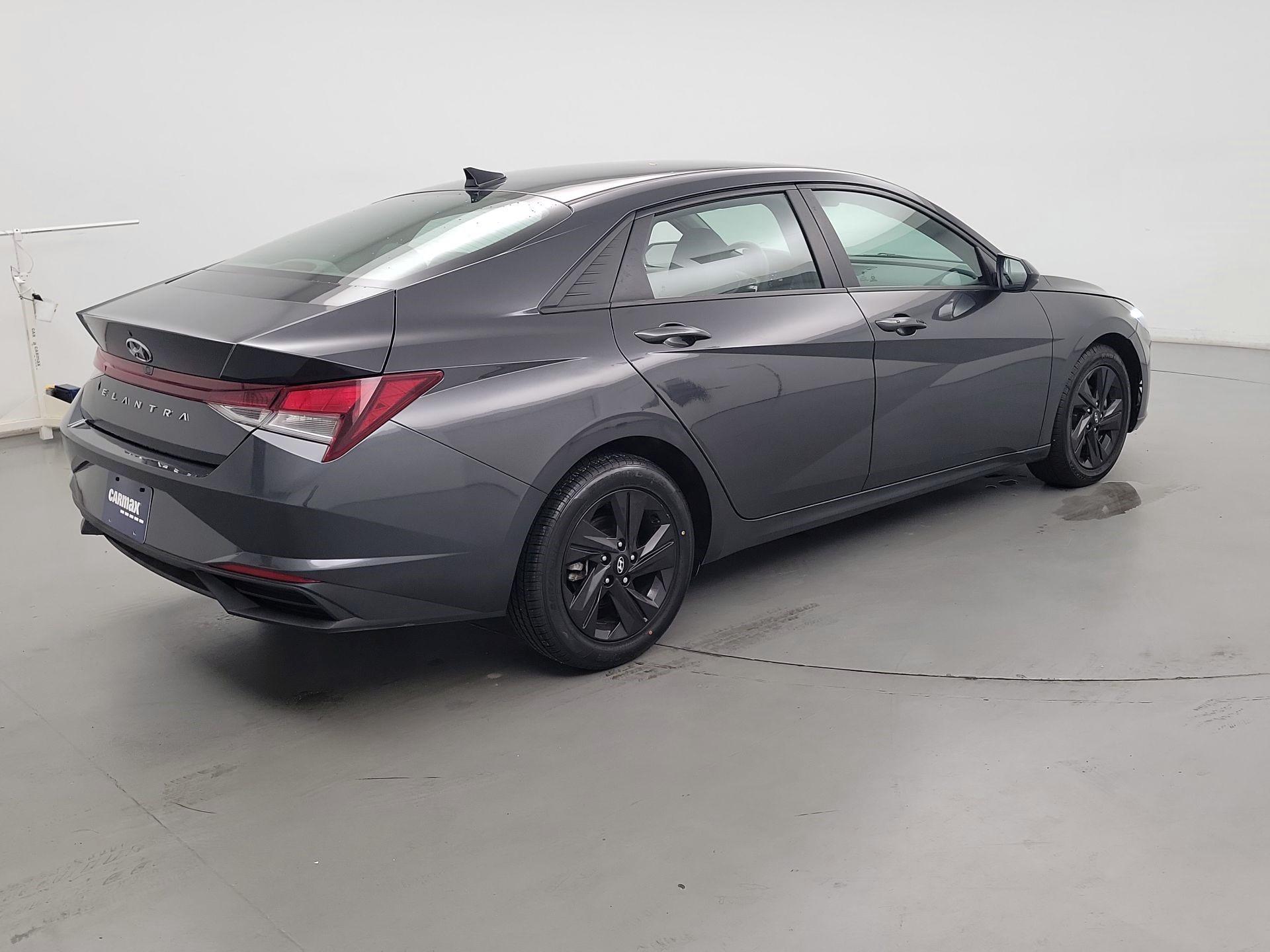 Thumbnail: 2022 Hyundai Elantra - 5