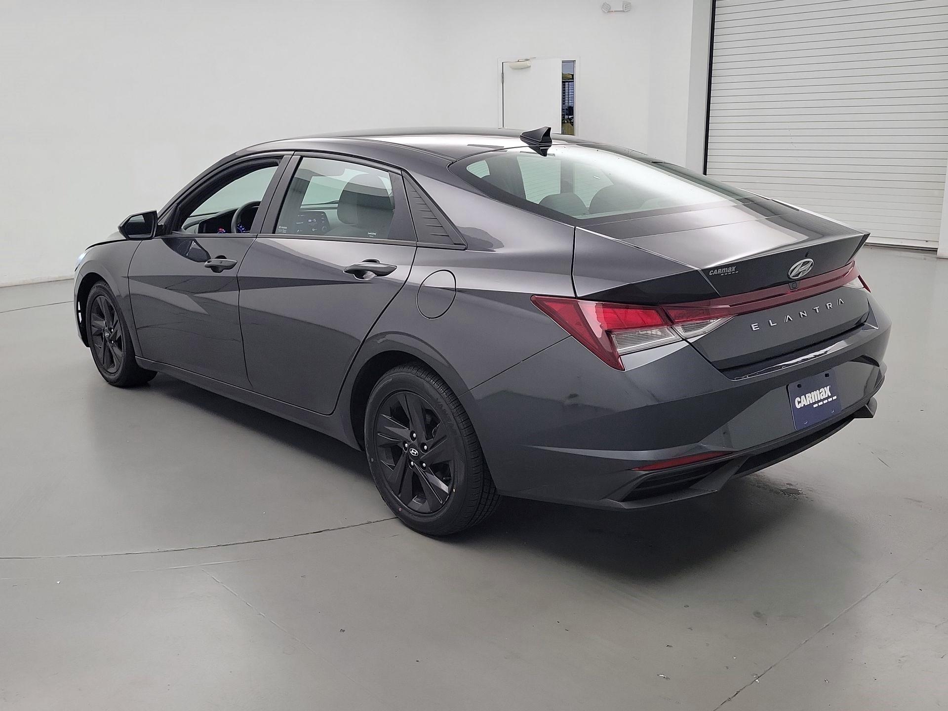 Thumbnail: 2022 Hyundai Elantra - 7