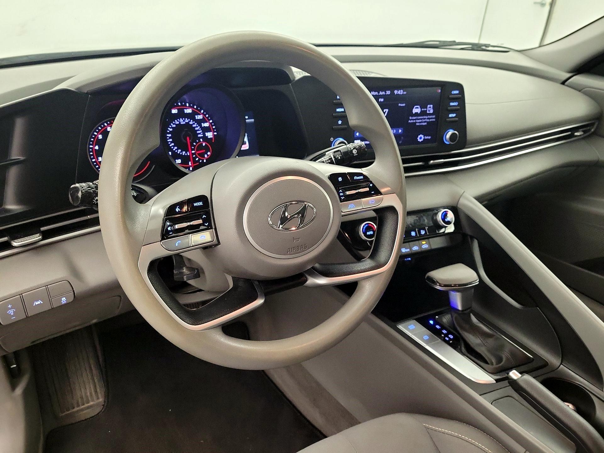 Thumbnail: 2022 Hyundai Elantra - 8