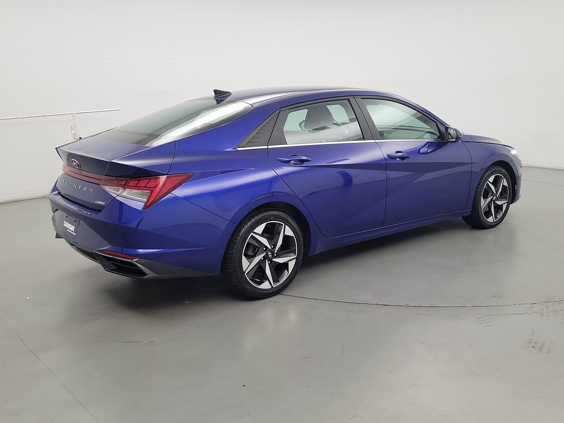 Thumbnail: 2022 Hyundai Elantra - 5
