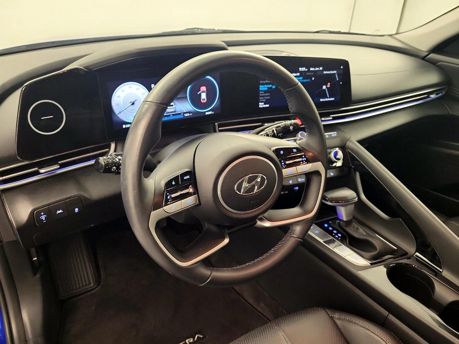 Thumbnail: 2022 Hyundai Elantra - 8