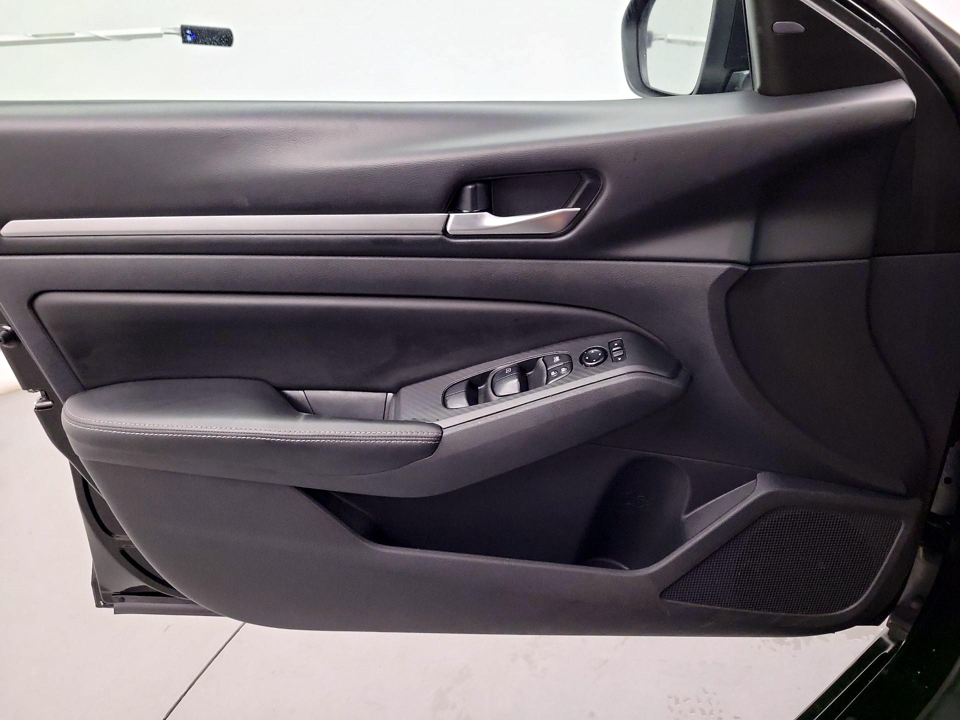 Thumbnail: 2022 Nissan Altima - 10