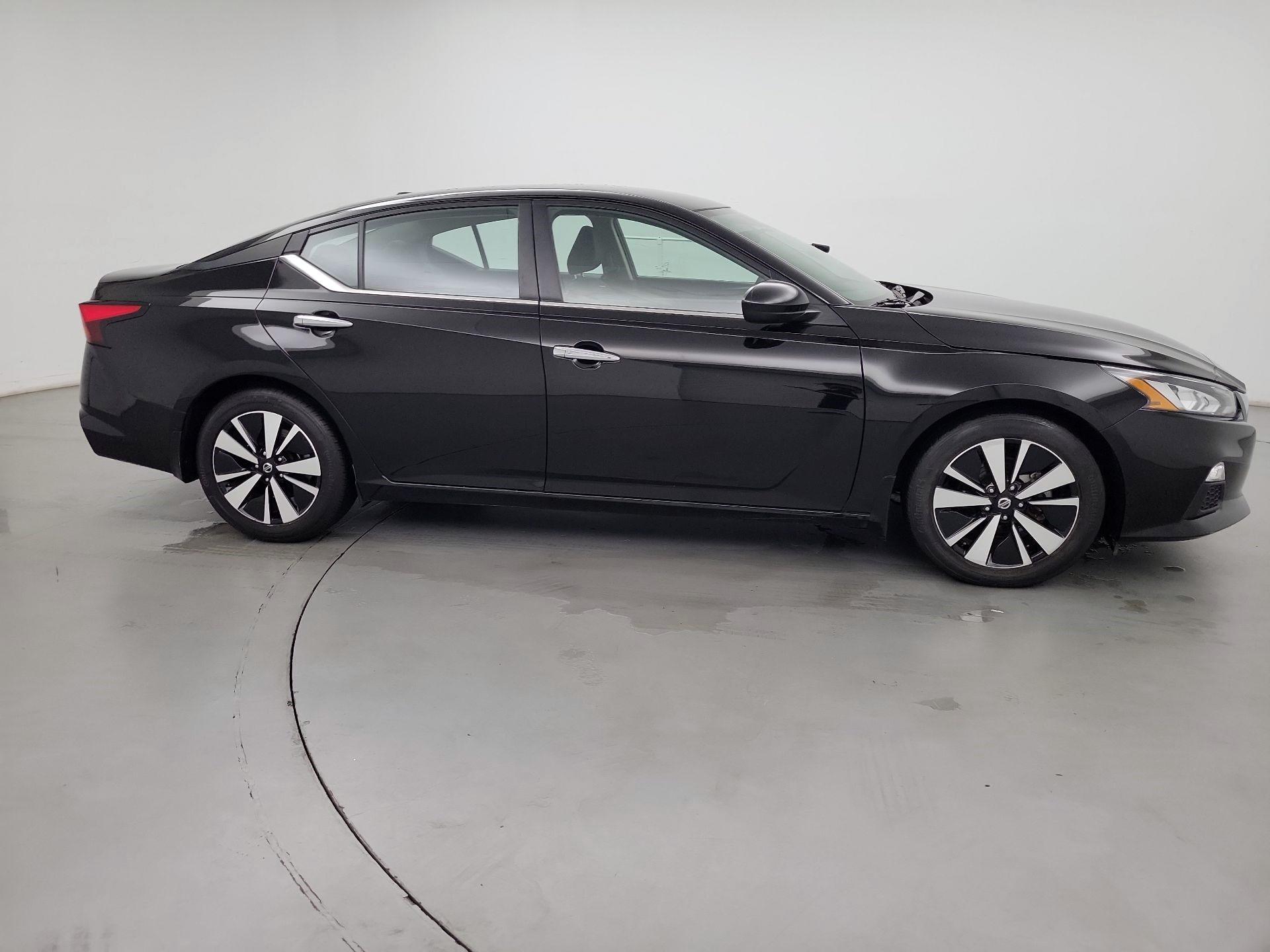 Thumbnail: 2022 Nissan Altima - 4