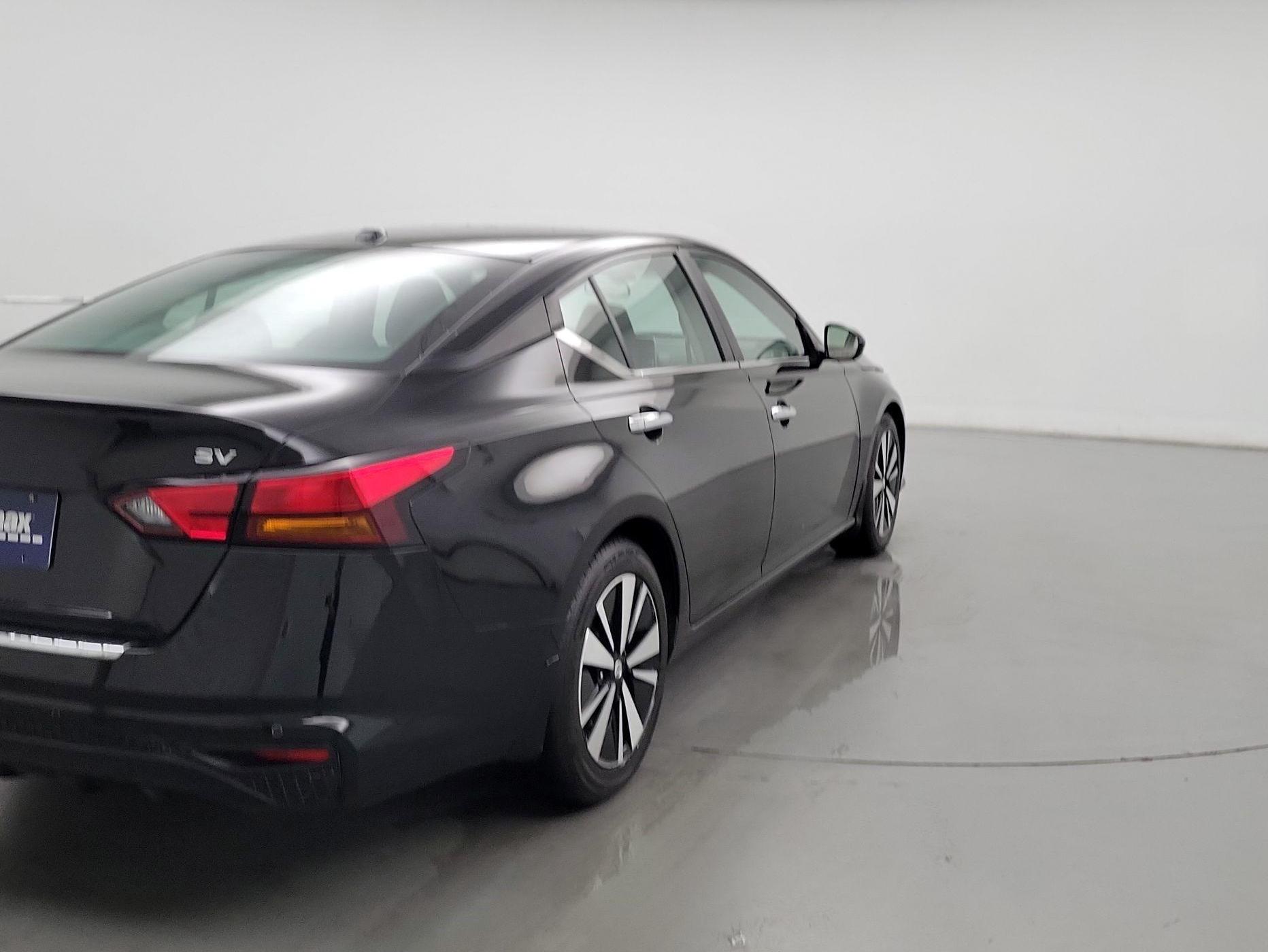 Thumbnail: 2022 Nissan Altima - 5