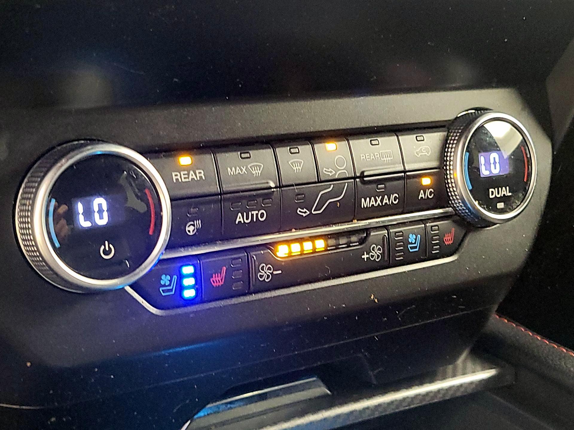 Thumbnail: 2021 Ford Expedition - 17