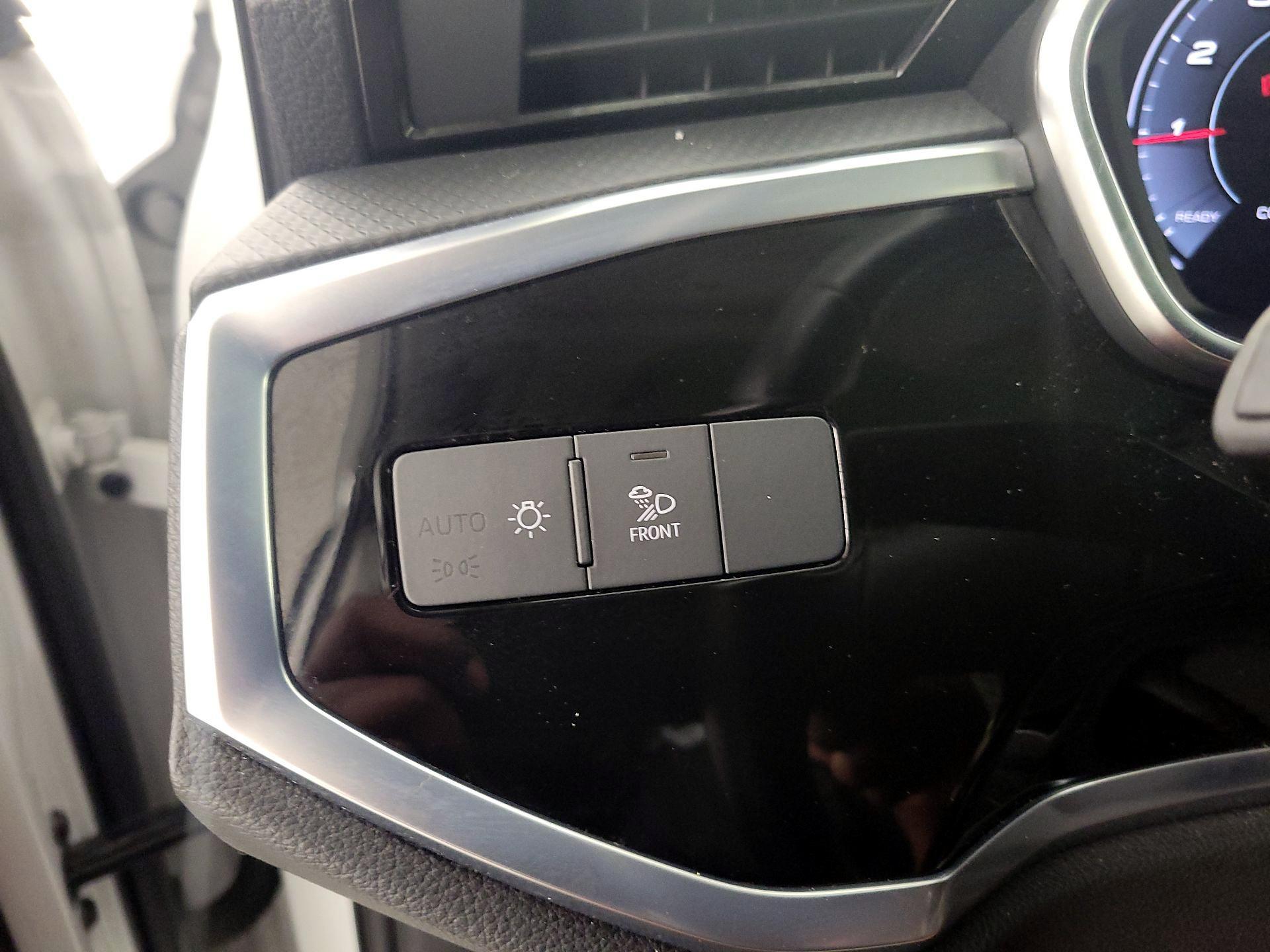 Thumbnail: 2020 Audi Q3 - 13