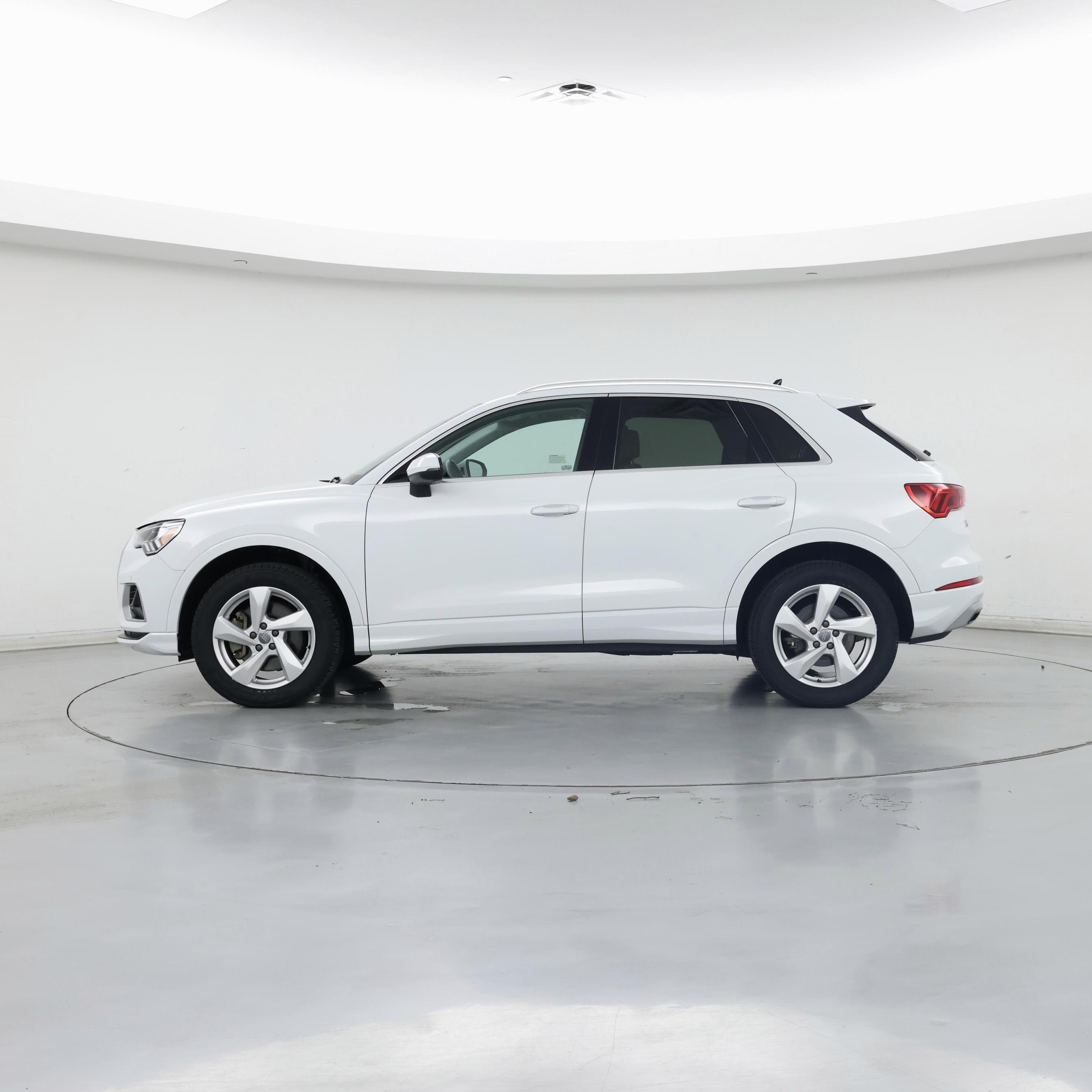 Thumbnail: 2020 Audi Q3 - 3