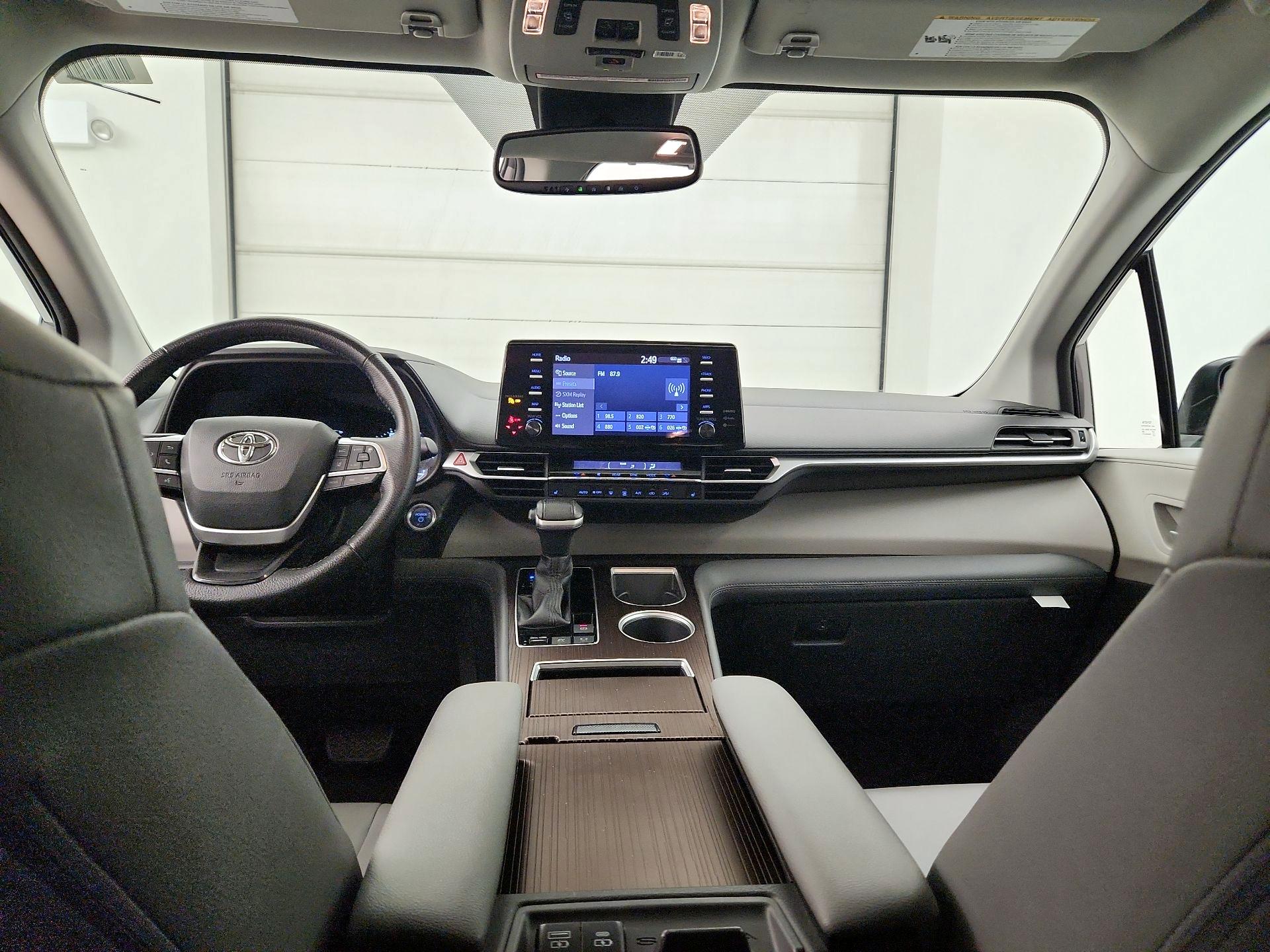 Thumbnail: 2021 Toyota Sienna - 9