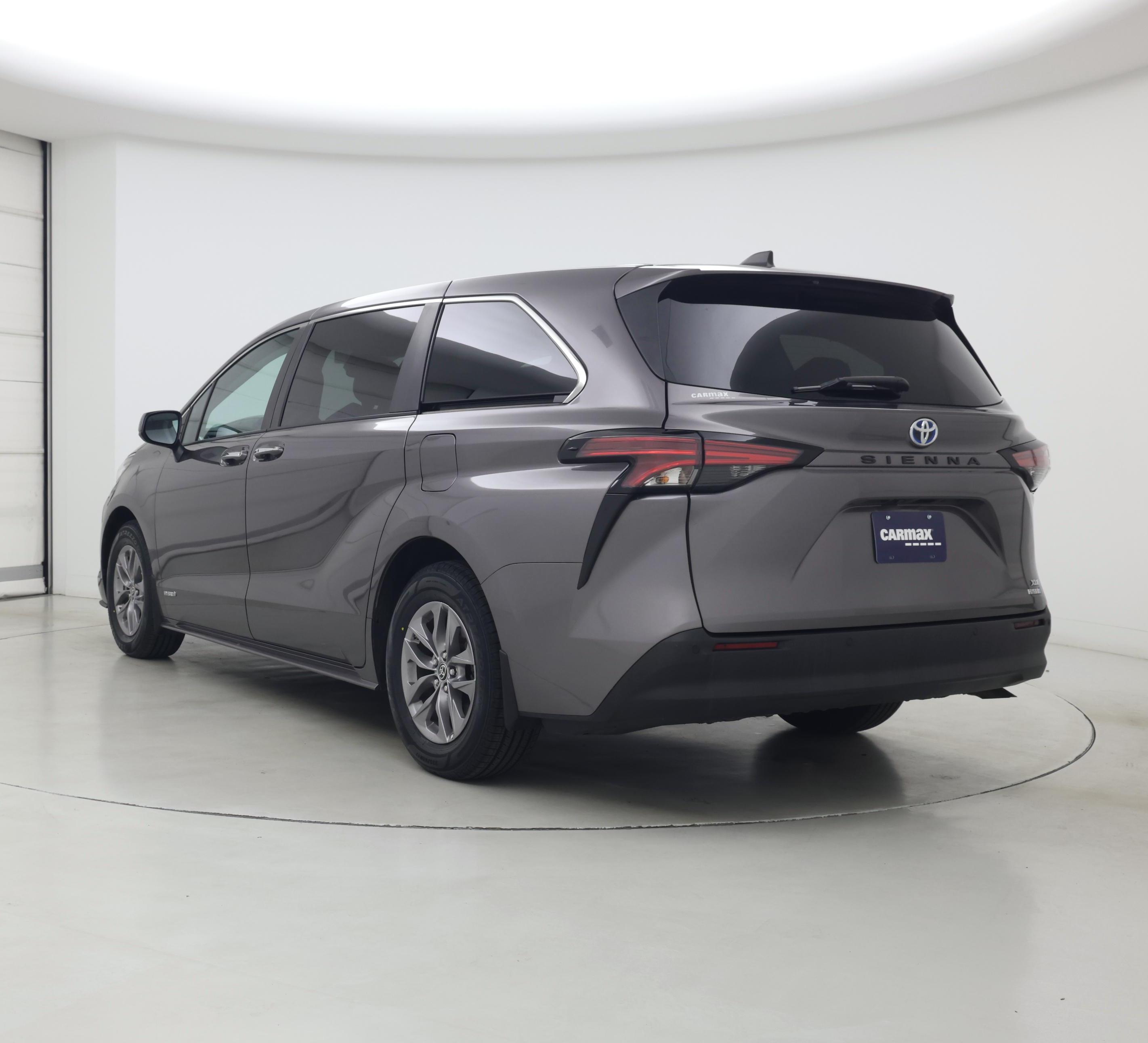 Thumbnail: 2021 Toyota Sienna - 2